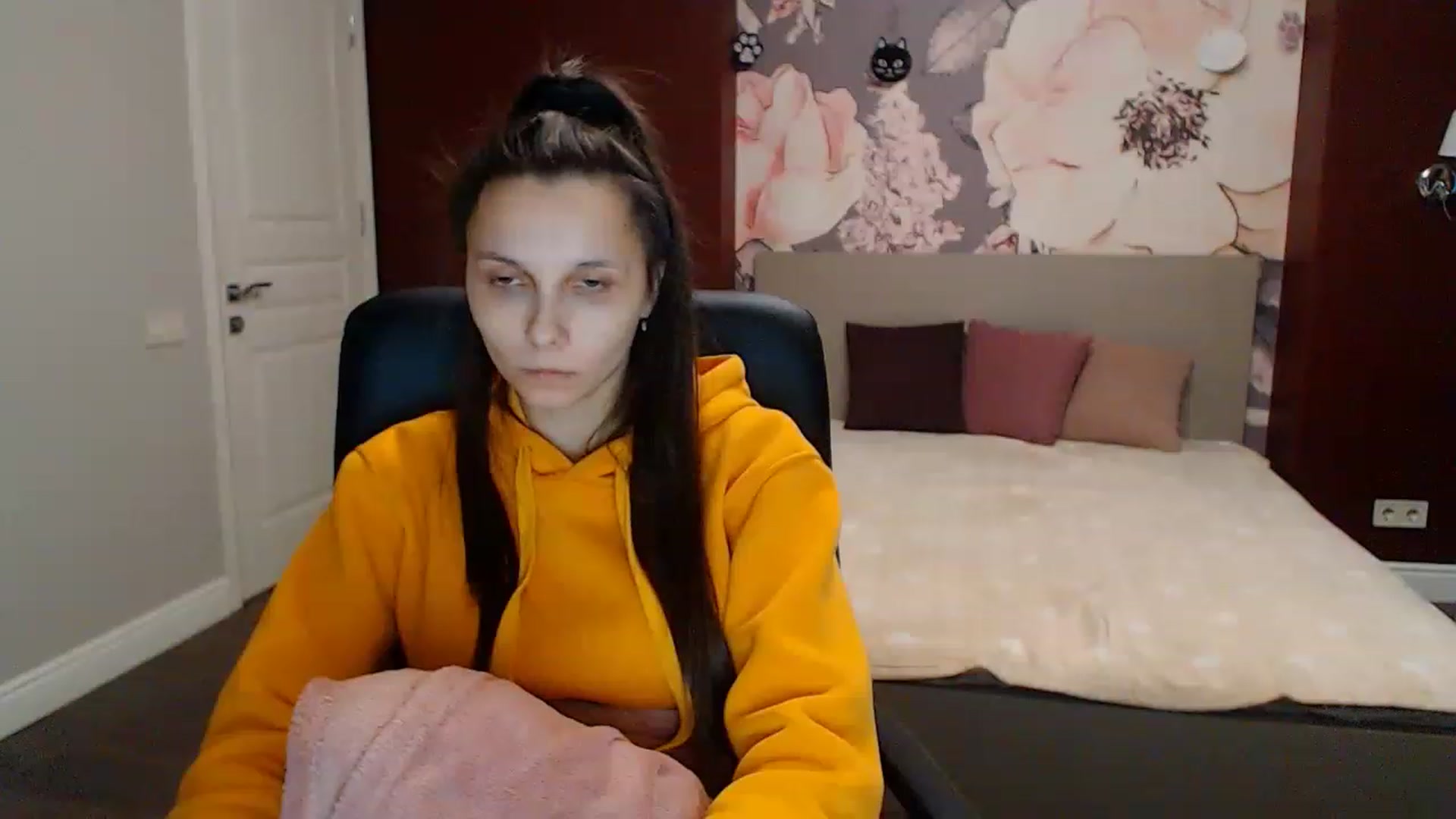 Gallery image thumbnail from Karina_Mils's myfreecams stream on, 01/27/2023, 13:06 image 9 of 20