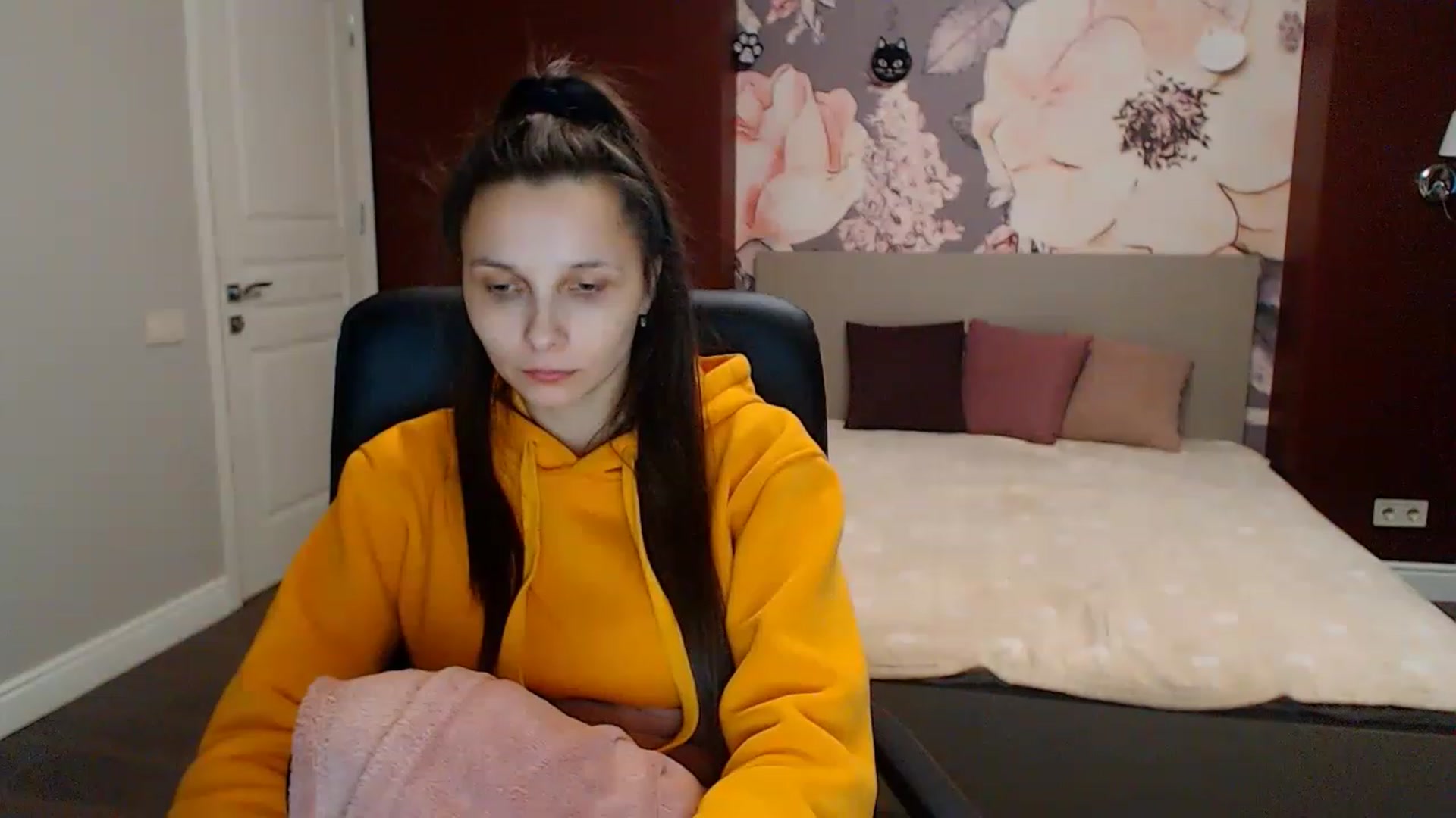 Gallery image thumbnail from Karina_Mils's myfreecams stream on, 01/27/2023, 13:06 image 13 of 20