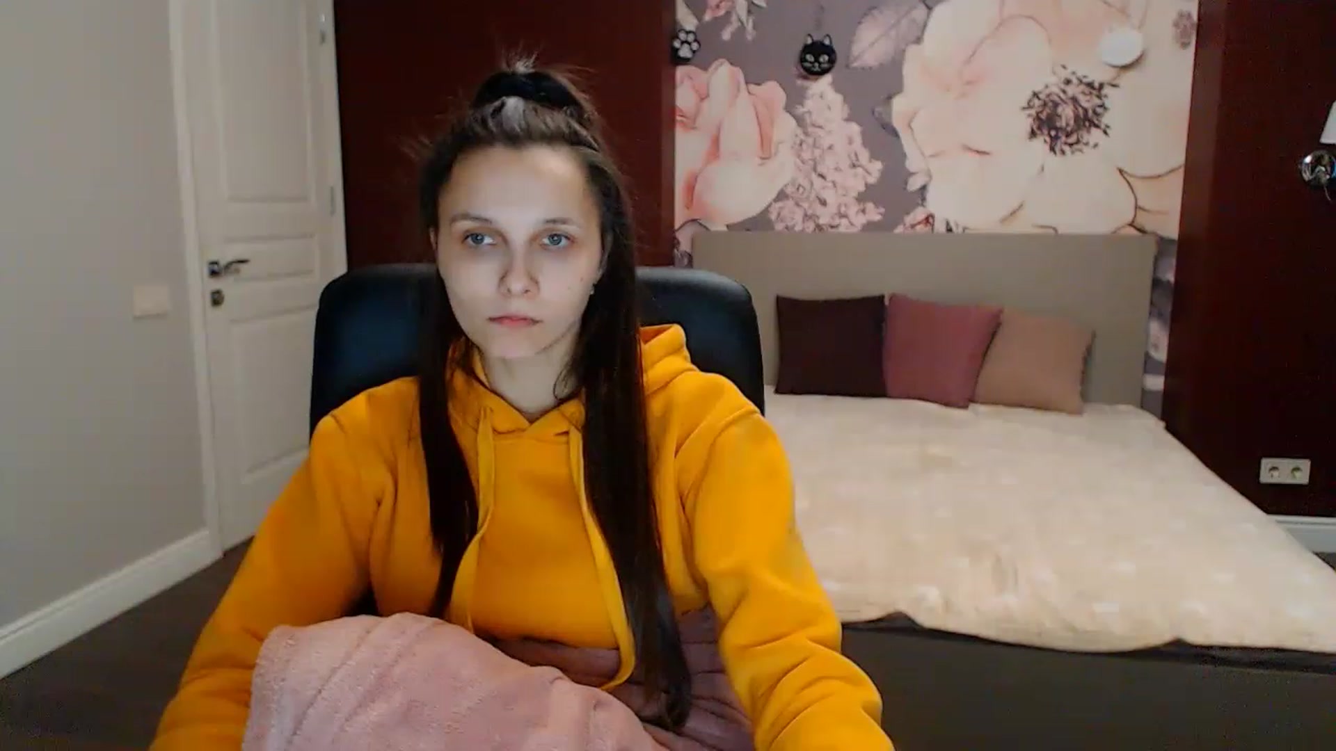 Gallery image thumbnail from Karina_Mils's myfreecams stream on, 01/27/2023, 13:06 image 2 of 20
