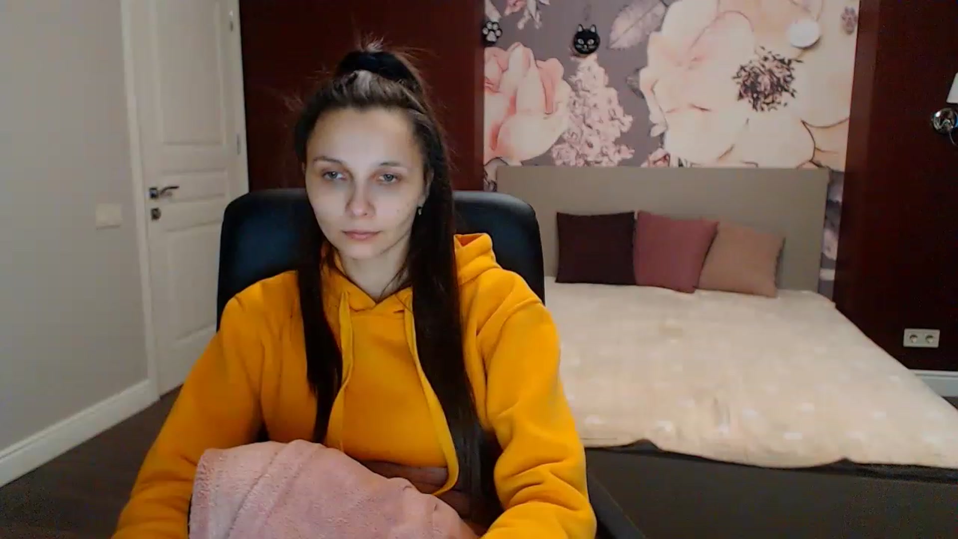 Gallery image thumbnail from Karina_Mils's myfreecams stream on, 01/27/2023, 13:06 image 17 of 20