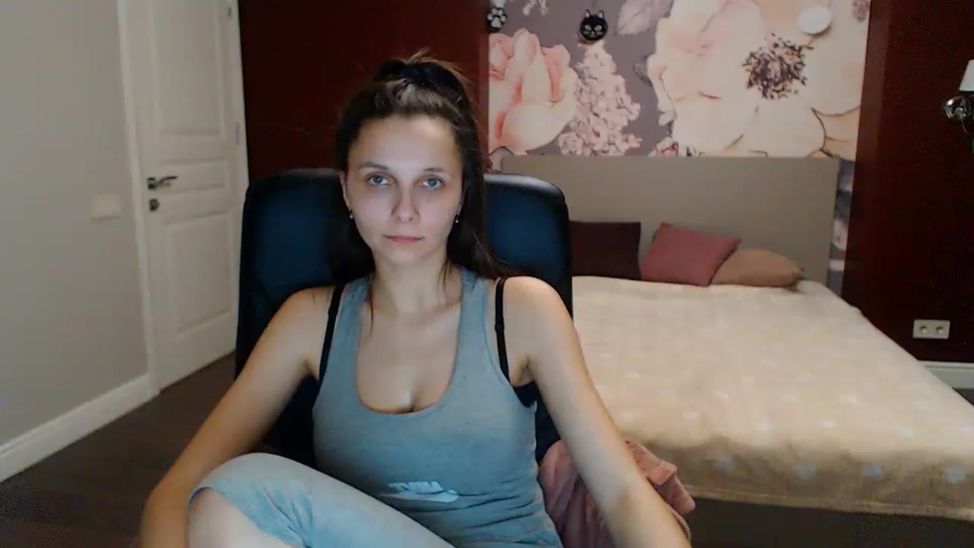 Gallery image thumbnail from Karina_Mils's myfreecams stream on, 01/27/2023, 15:19 image 5 of 20