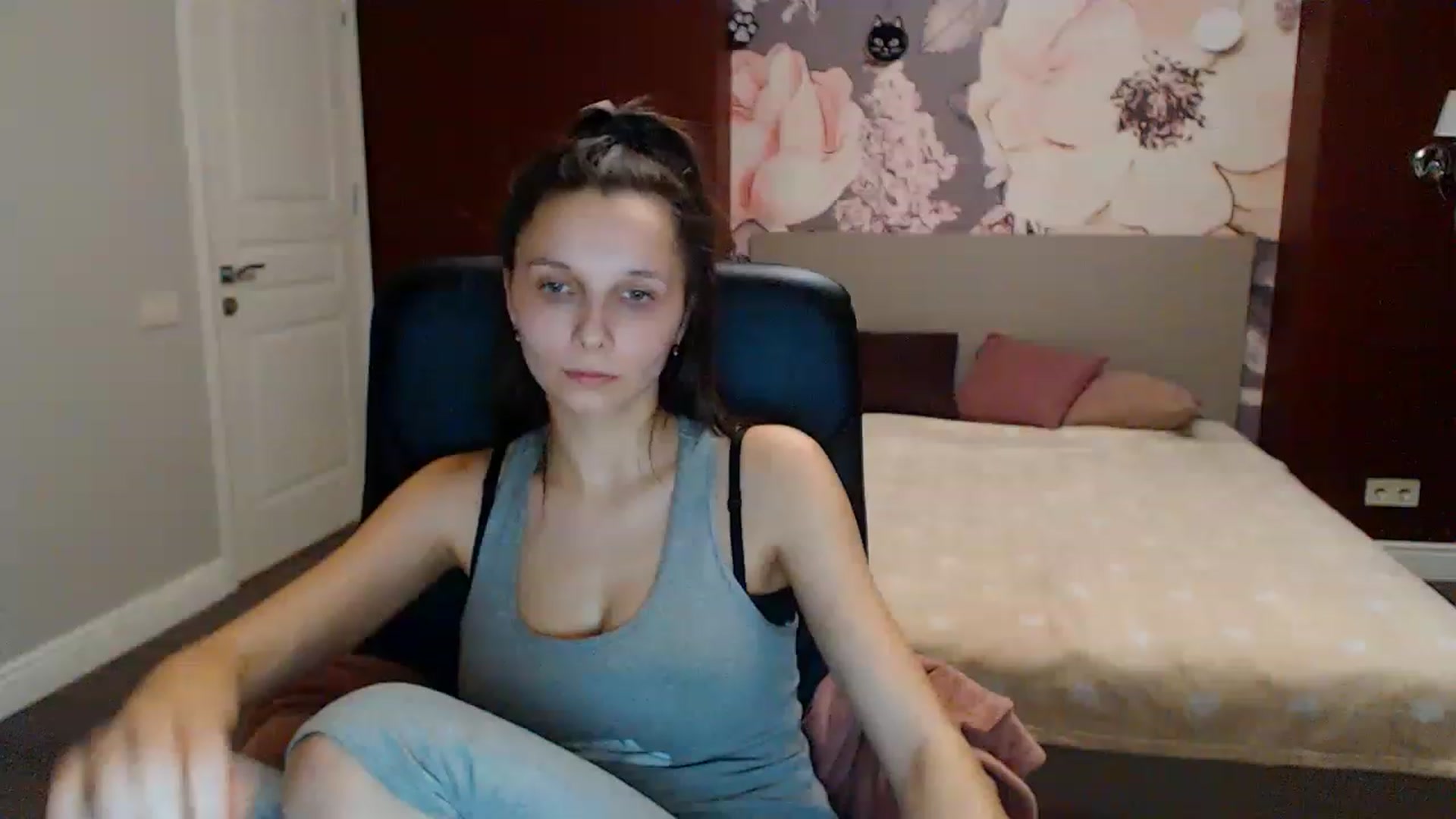 Gallery image thumbnail from Karina_Mils's myfreecams stream on, 01/27/2023, 15:19 image 10 of 20