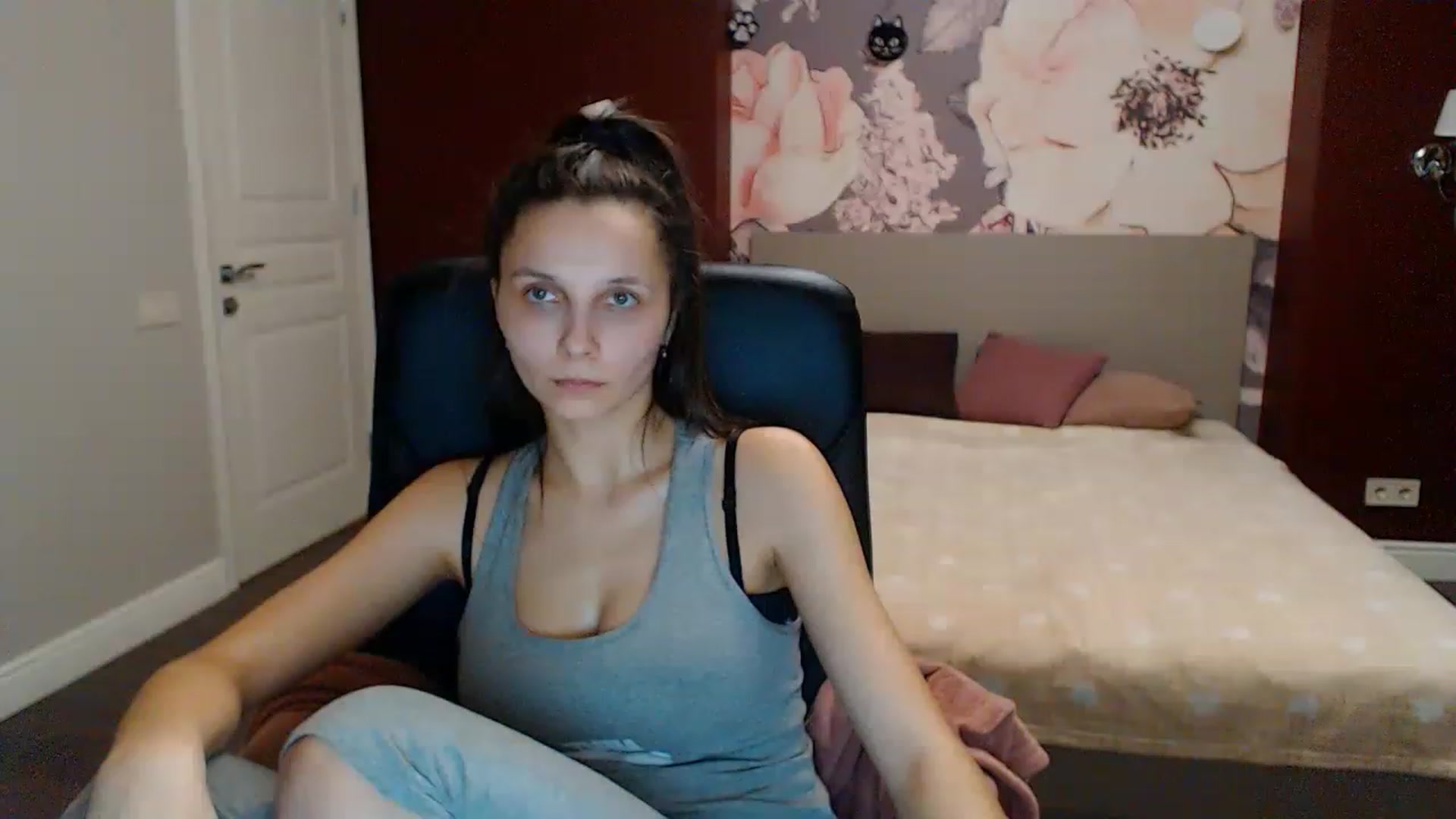 Gallery image thumbnail from Karina_Mils's myfreecams stream on, 01/27/2023, 15:19 image 16 of 20