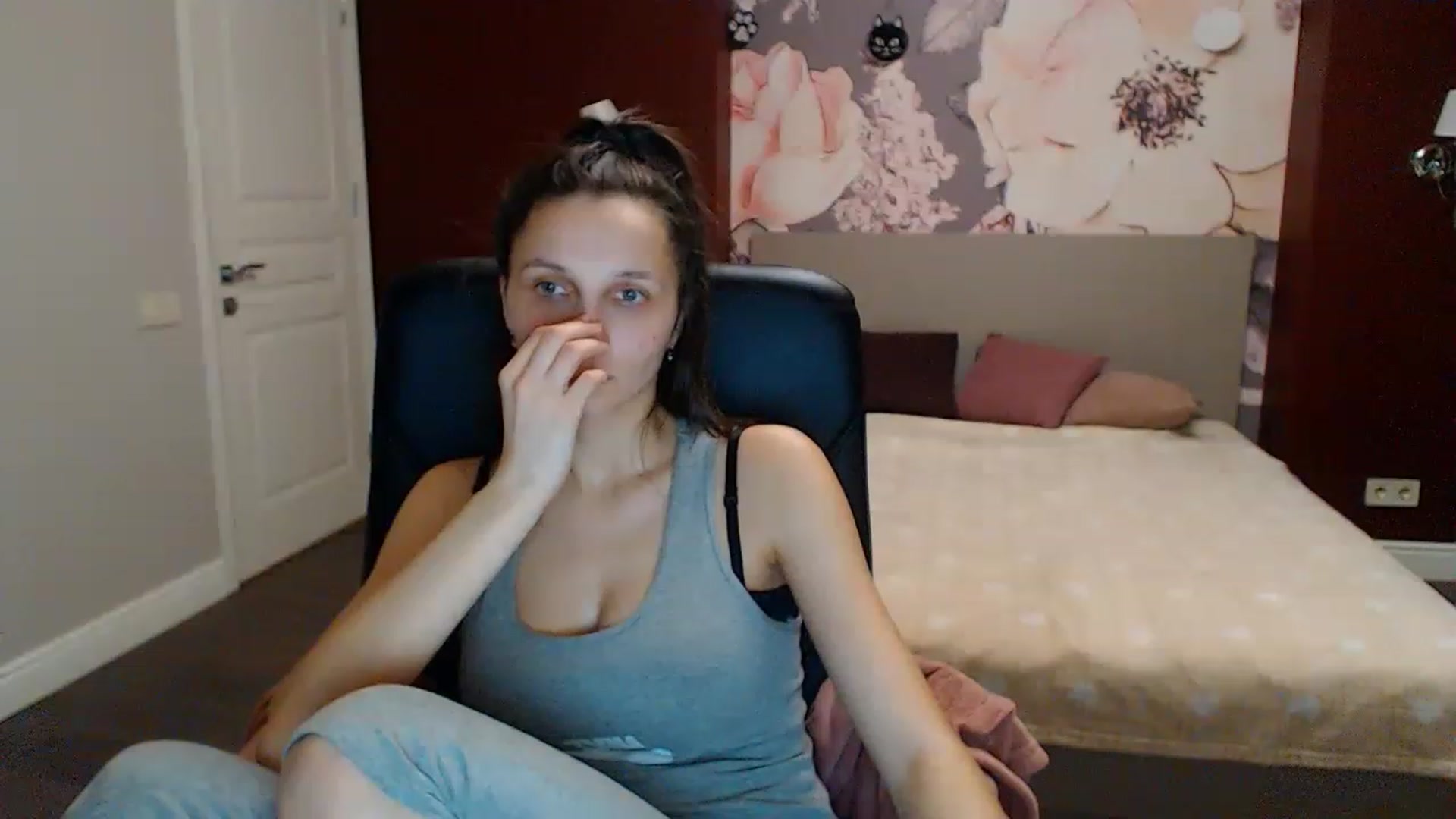 Gallery image thumbnail from Karina_Mils's myfreecams stream on, 01/27/2023, 15:19 image 15 of 20