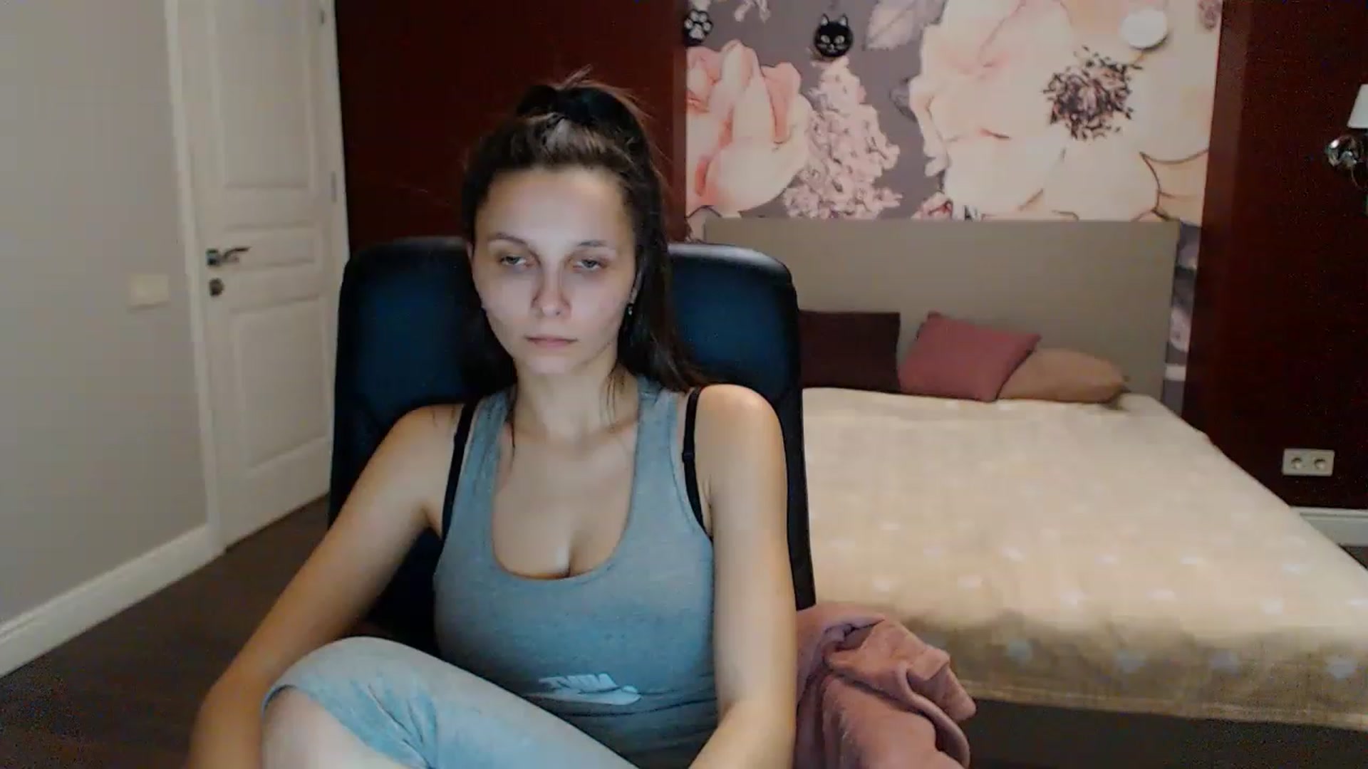 Gallery image thumbnail from Karina_Mils's myfreecams stream on, 01/27/2023, 15:19 image 6 of 20