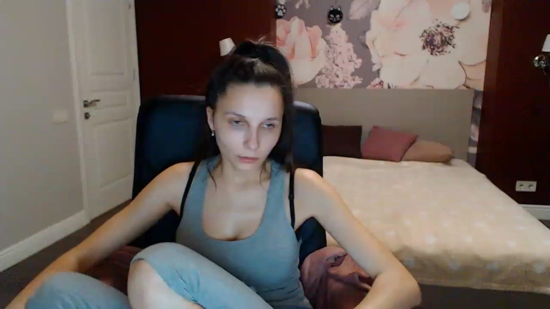 Gallery image thumbnail from Karina_Mils's myfreecams stream on, 01/27/2023, 15:19 image 9 of 20