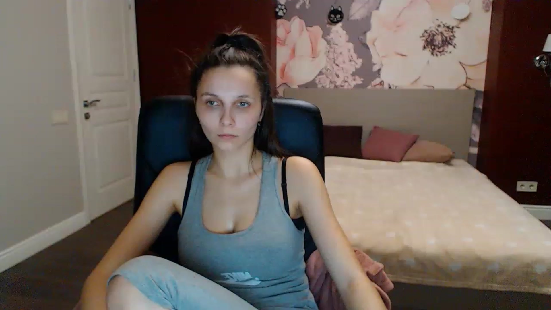 Gallery image thumbnail from Karina_Mils's myfreecams stream on, 01/27/2023, 15:19 image 2 of 20