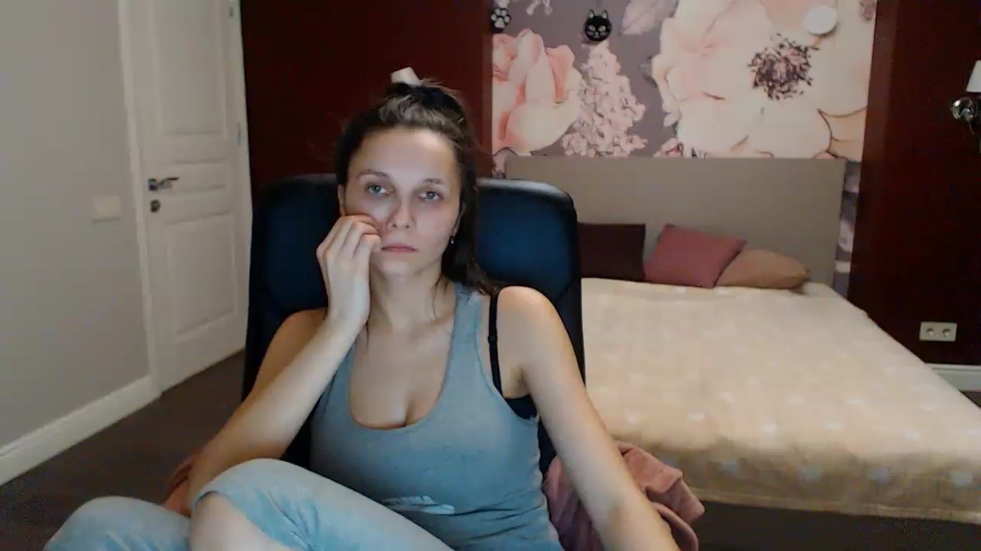 Gallery image thumbnail from Karina_Mils's myfreecams stream on, 01/27/2023, 15:19 image 11 of 20