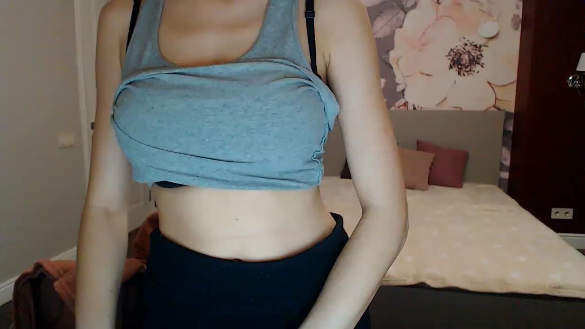 Gallery image thumbnail from Karina_Mils's myfreecams stream on, 01/27/2023, 17:55 image 4 of 20