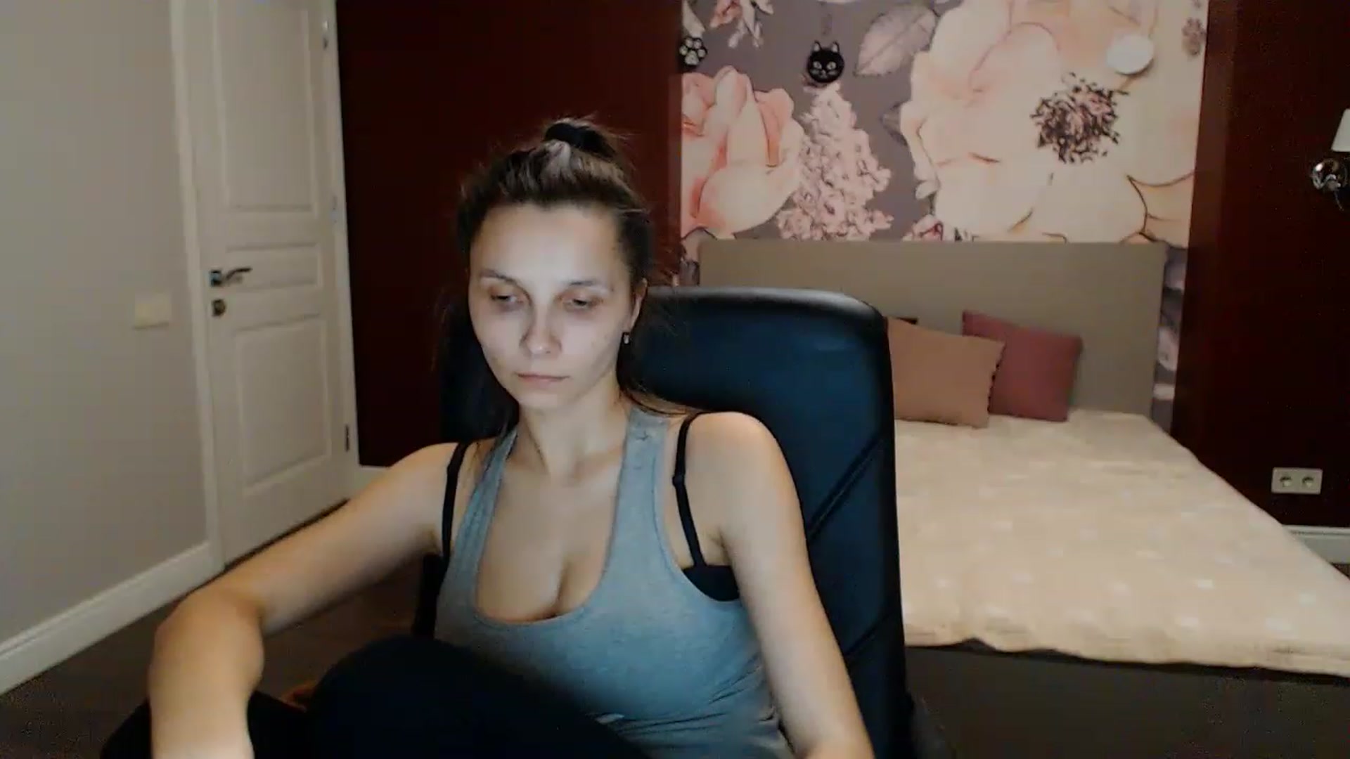 Gallery image thumbnail from Karina_Mils's myfreecams stream on, 01/27/2023, 17:55 image 19 of 20