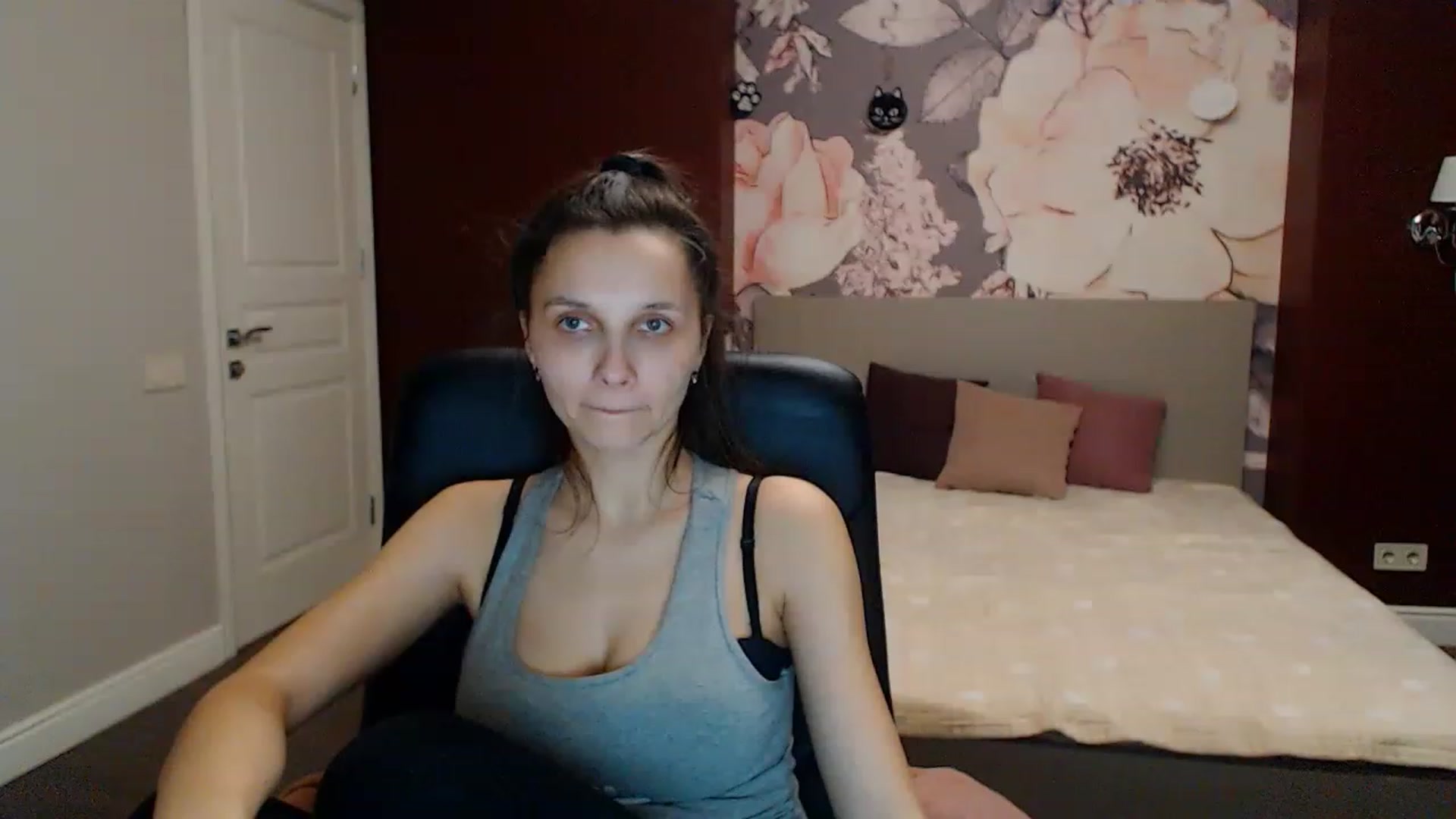 Gallery image thumbnail from Karina_Mils's myfreecams stream on, 01/27/2023, 17:55 image 2 of 20