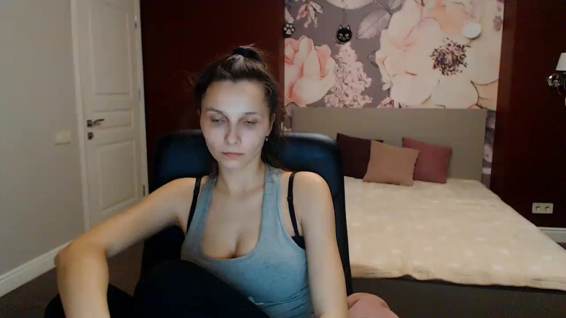 Gallery image thumbnail from Karina_Mils's myfreecams stream on, 01/27/2023, 17:55 image 6 of 20