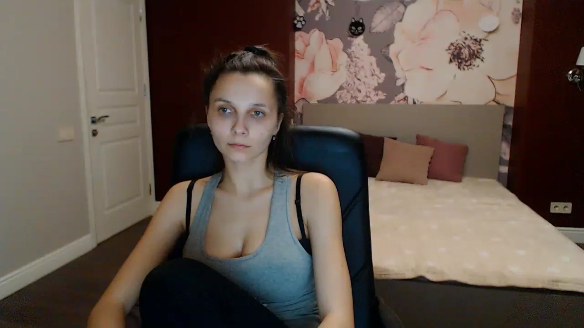 Gallery image thumbnail from Karina_Mils's myfreecams stream on, 01/27/2023, 17:55 image 16 of 20