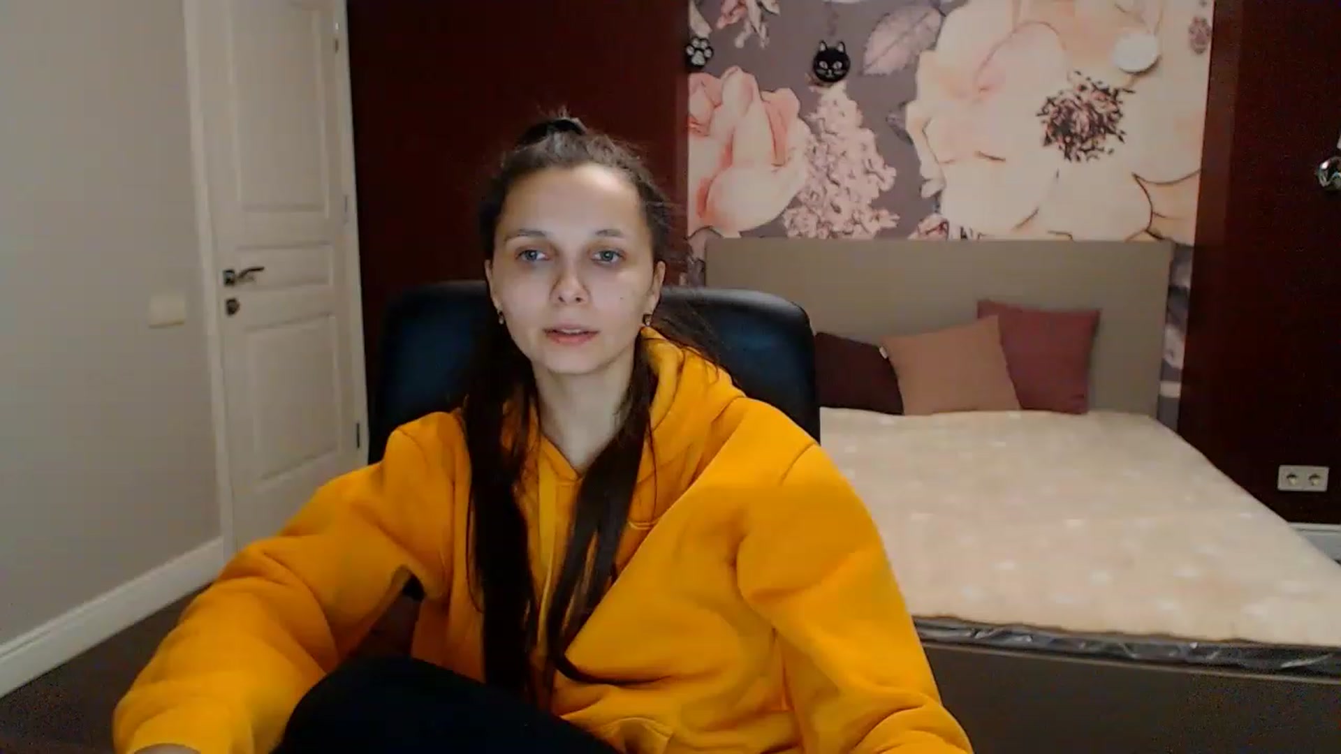 Gallery image thumbnail from Karina_Mils's myfreecams stream on, 01/28/2023, 14:57 image 1 of 20