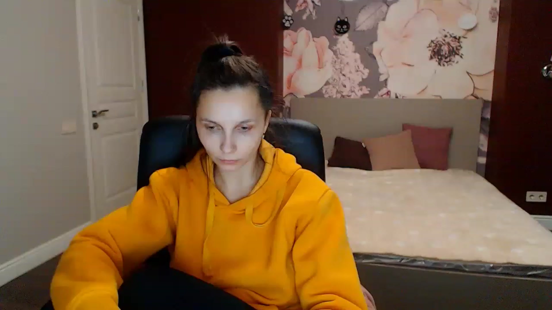 Gallery image thumbnail from Karina_Mils's myfreecams stream on, 01/28/2023, 14:57 image 4 of 20