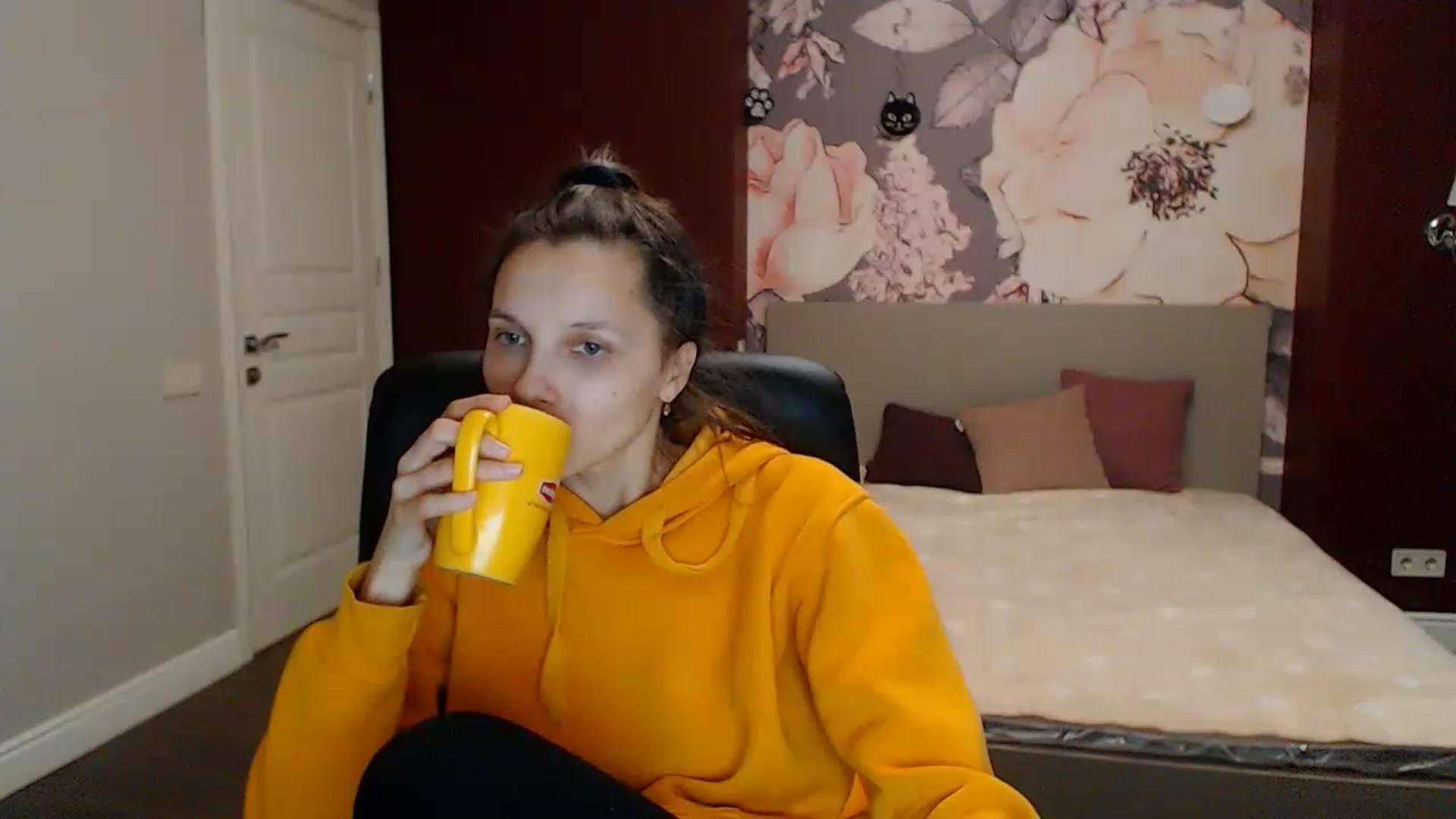 Gallery image thumbnail from Karina_Mils's myfreecams stream on, 01/28/2023, 14:57 image 5 of 20