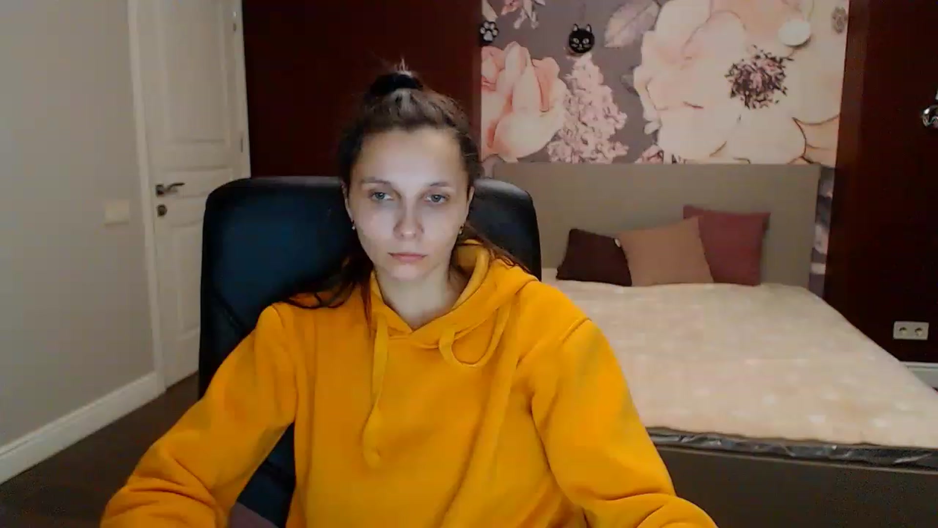 Gallery image thumbnail from Karina_Mils's myfreecams stream on, 01/28/2023, 14:57 image 10 of 20