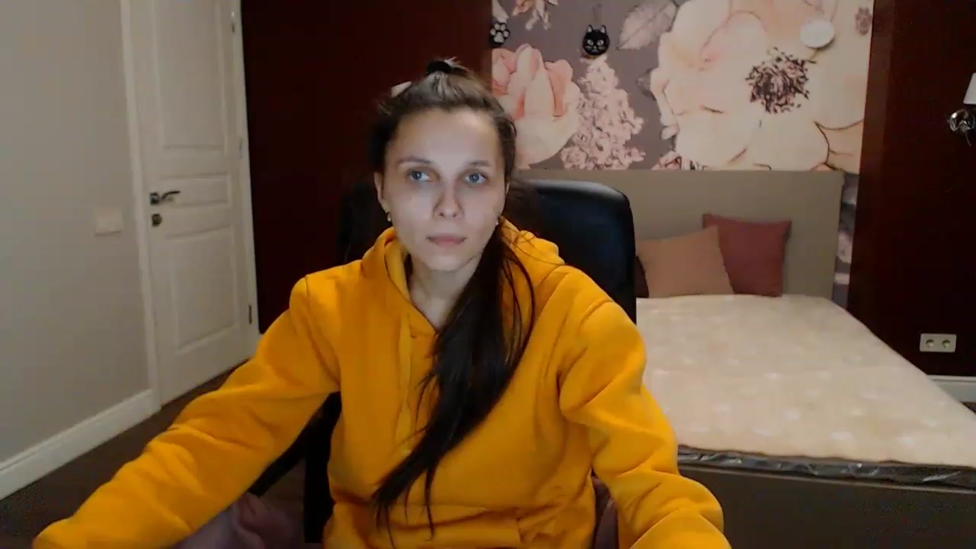 Gallery image thumbnail from Karina_Mils's myfreecams stream on, 01/28/2023, 14:57 image 17 of 20