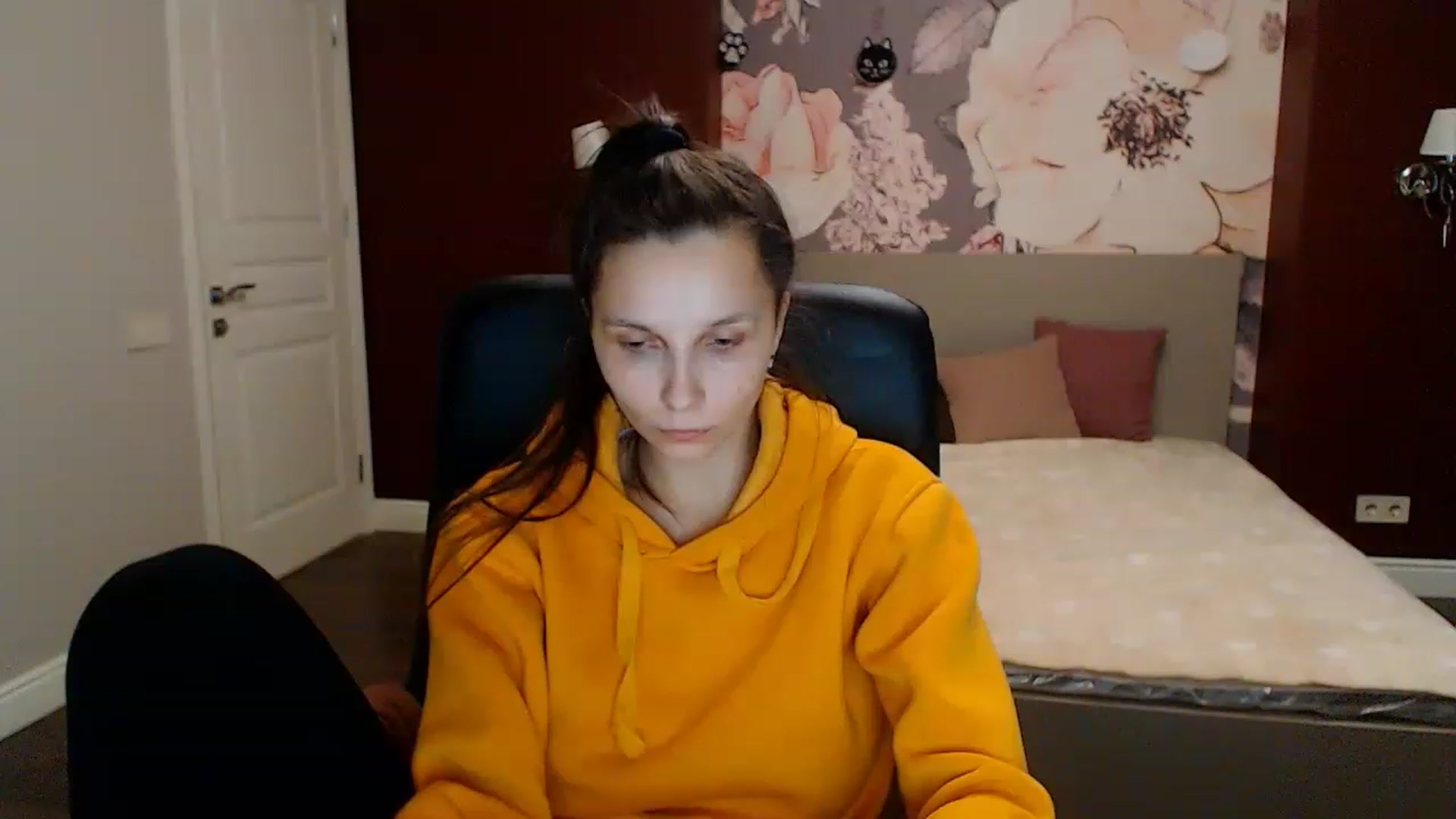 Gallery image thumbnail from Karina_Mils's myfreecams stream on, 01/28/2023, 14:57 image 12 of 20