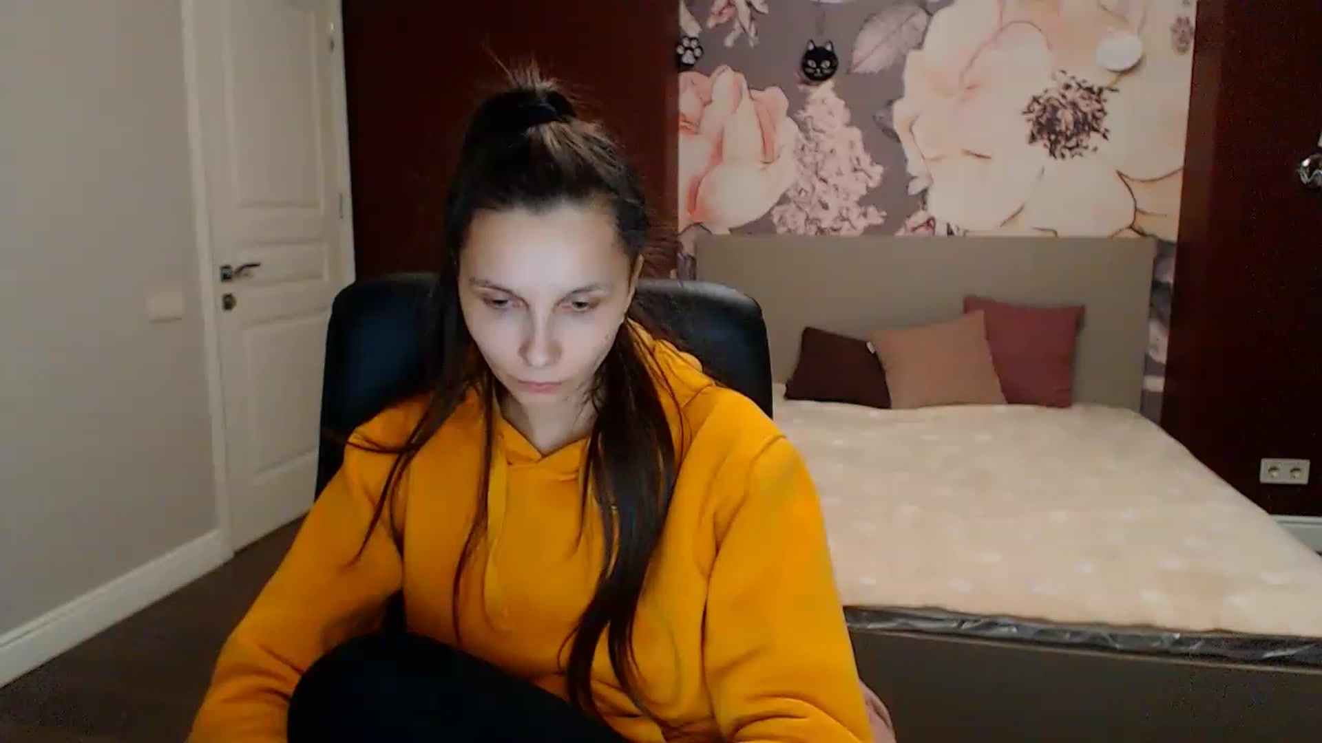 Gallery image thumbnail from Karina_Mils's myfreecams stream on, 01/28/2023, 14:57 image 3 of 20
