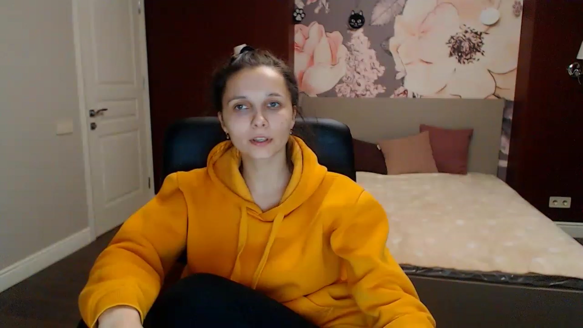Gallery image thumbnail from Karina_Mils's myfreecams stream on, 01/28/2023, 16:06 image 5 of 20