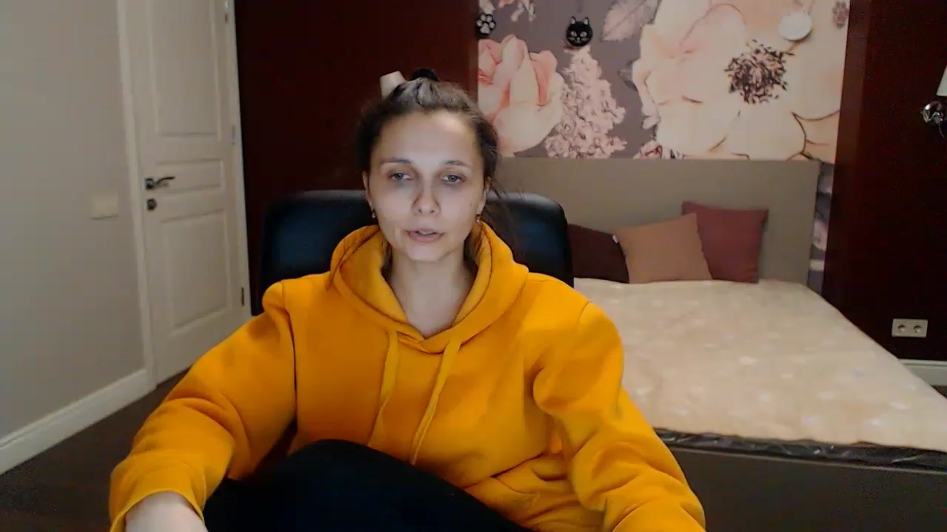Gallery image thumbnail from Karina_Mils's myfreecams stream on, 01/28/2023, 16:06 image 3 of 20