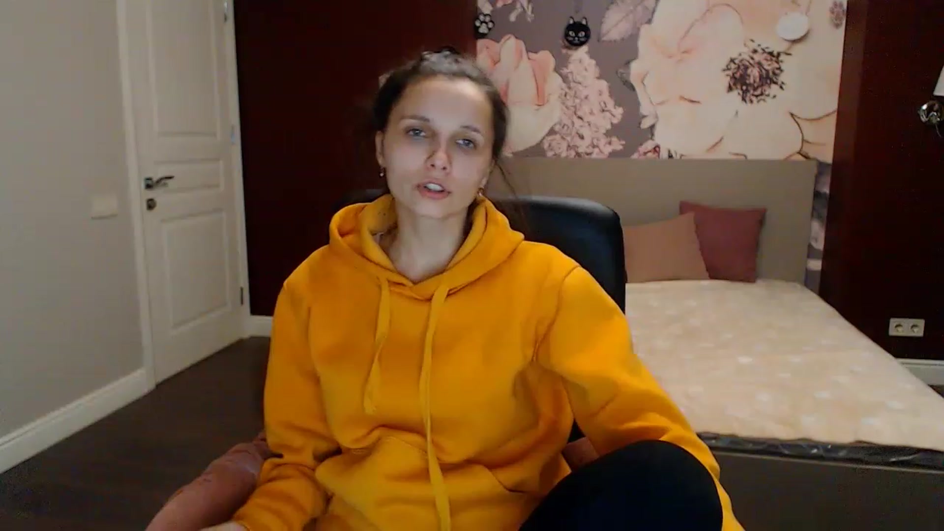 Gallery image thumbnail from Karina_Mils's myfreecams stream on, 01/28/2023, 16:06 image 9 of 20