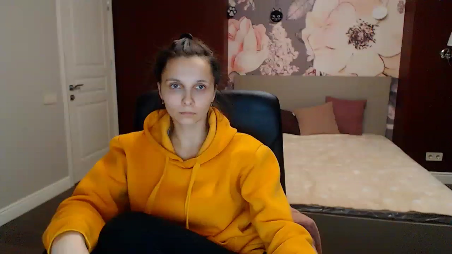 Gallery image thumbnail from Karina_Mils's myfreecams stream on, 01/28/2023, 16:06 image 15 of 20
