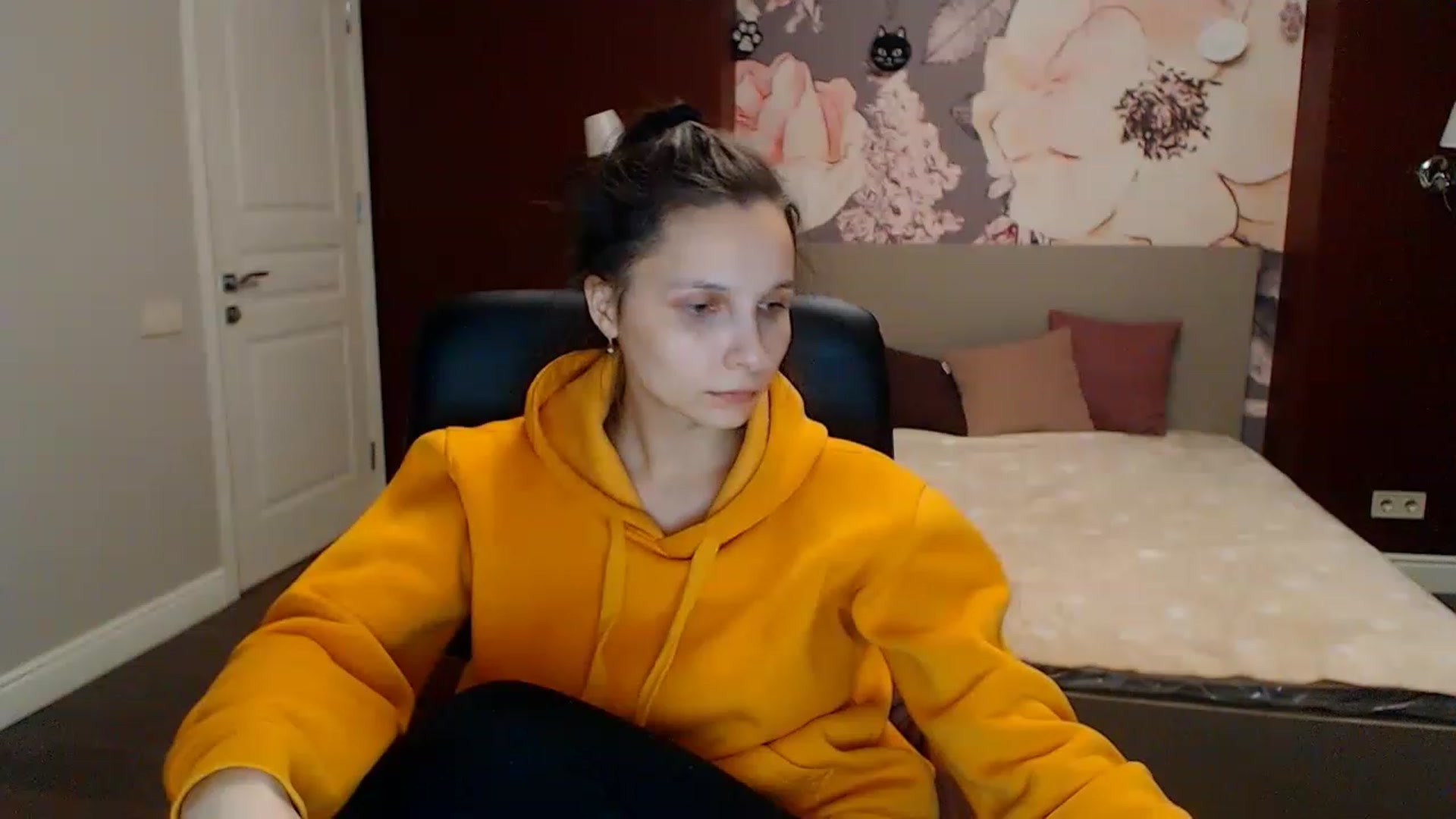 Gallery image thumbnail from Karina_Mils's myfreecams stream on, 01/28/2023, 16:06 image 6 of 20