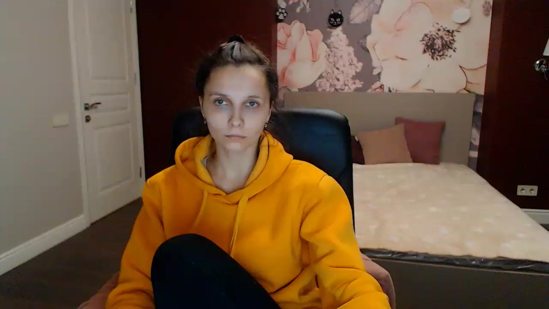 Gallery image thumbnail from Karina_Mils's myfreecams stream on, 01/28/2023, 16:06 image 14 of 20