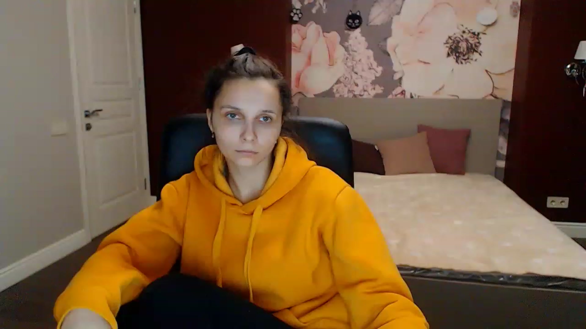 Gallery image thumbnail from Karina_Mils's myfreecams stream on, 01/28/2023, 16:06 image 17 of 20