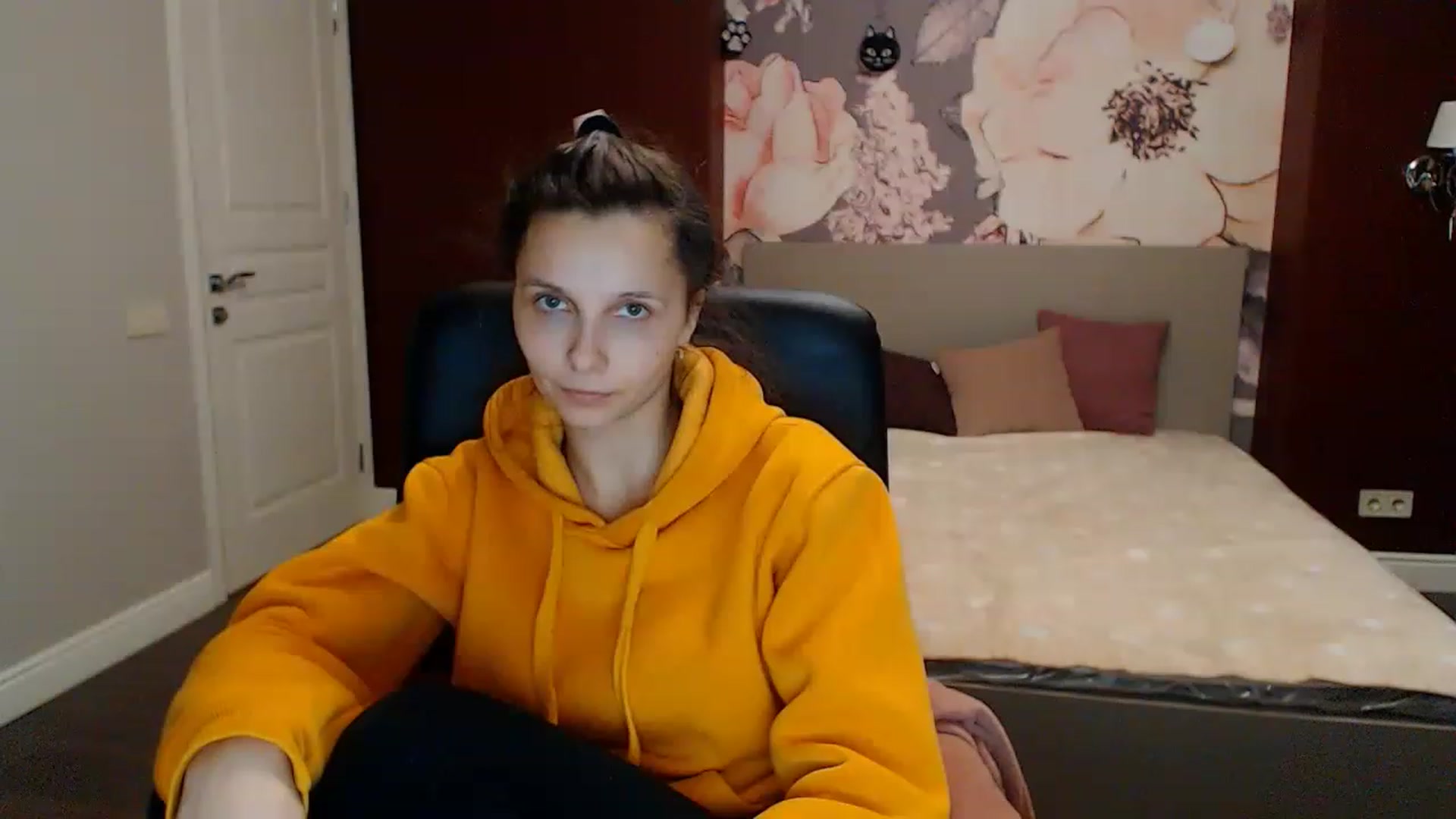 Gallery image thumbnail from Karina_Mils's myfreecams stream on, 01/28/2023, 16:06 image 18 of 20