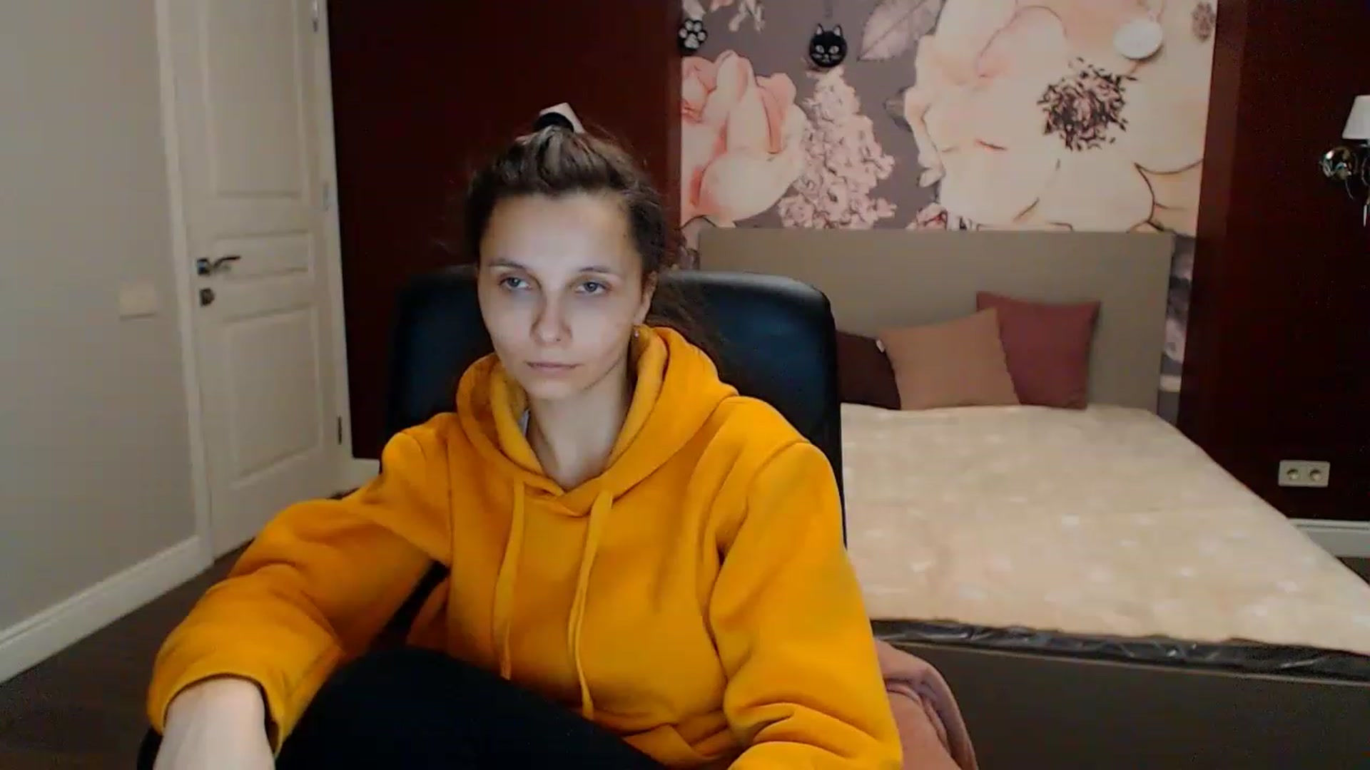 Gallery image thumbnail from Karina_Mils's myfreecams stream on, 01/28/2023, 16:06 image 19 of 20