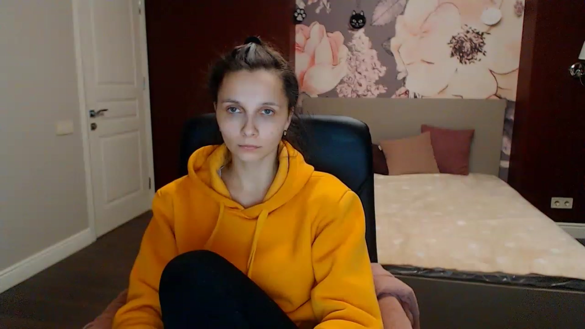 Gallery image thumbnail from Karina_Mils's myfreecams stream on, 01/28/2023, 16:06 image 13 of 20