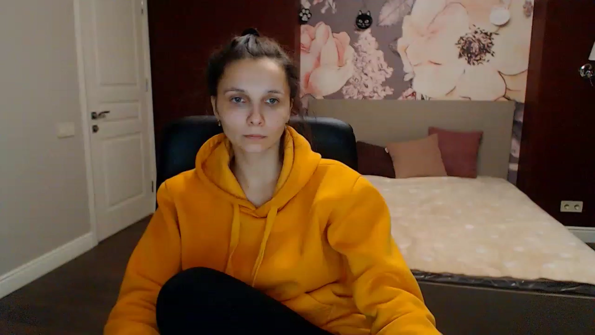 Gallery image thumbnail from Karina_Mils's myfreecams stream on, 01/28/2023, 16:06 image 1 of 20