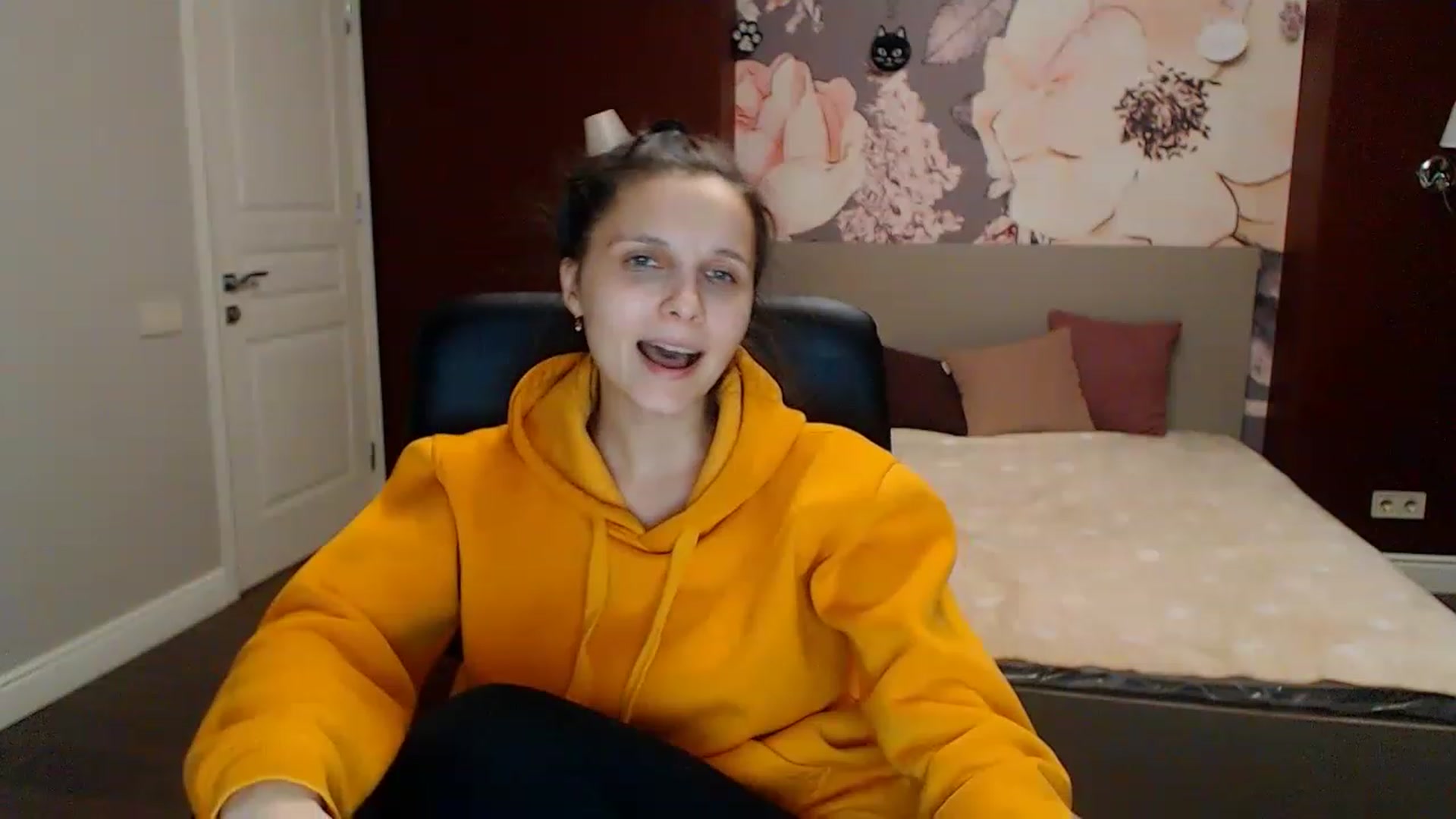 Gallery image thumbnail from Karina_Mils's myfreecams stream on, 01/28/2023, 16:06 image 7 of 20