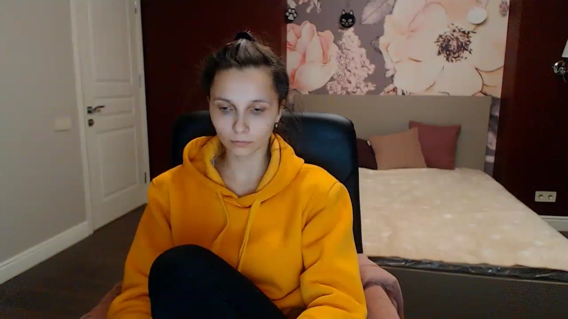 Gallery image thumbnail from Karina_Mils's myfreecams stream on, 01/28/2023, 16:06 image 12 of 20