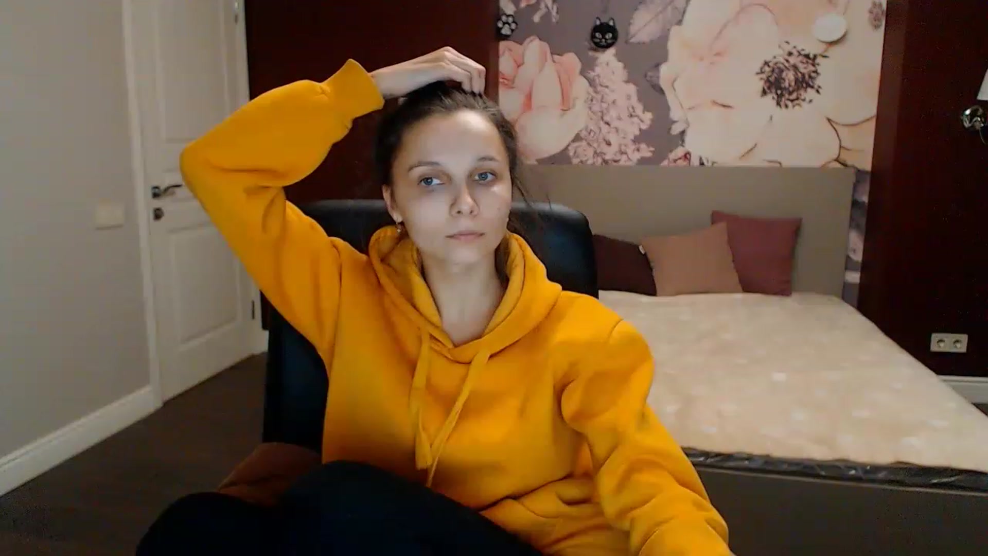 Gallery image thumbnail from Karina_Mils's myfreecams stream on, 01/28/2023, 16:06 image 4 of 20