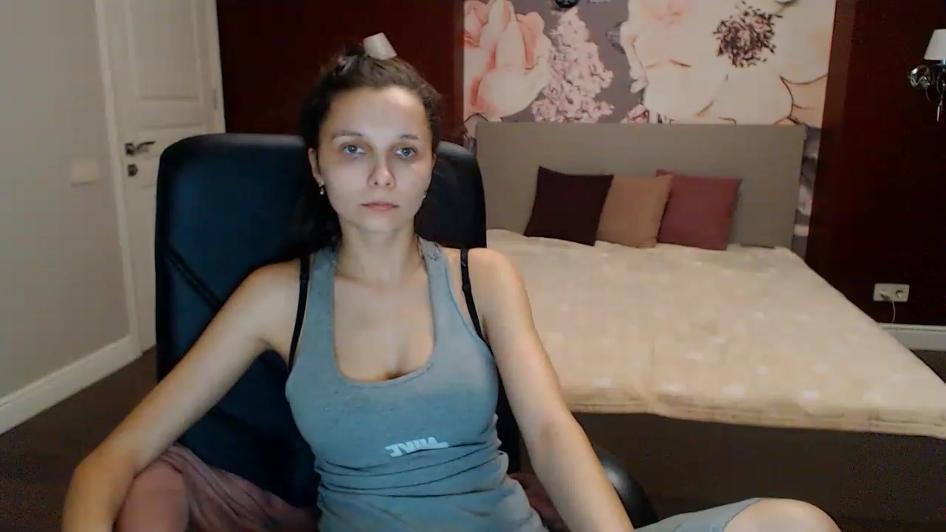 Gallery image thumbnail from Karina_Mils's myfreecams stream on, 01/28/2023, 17:47 image 12 of 20
