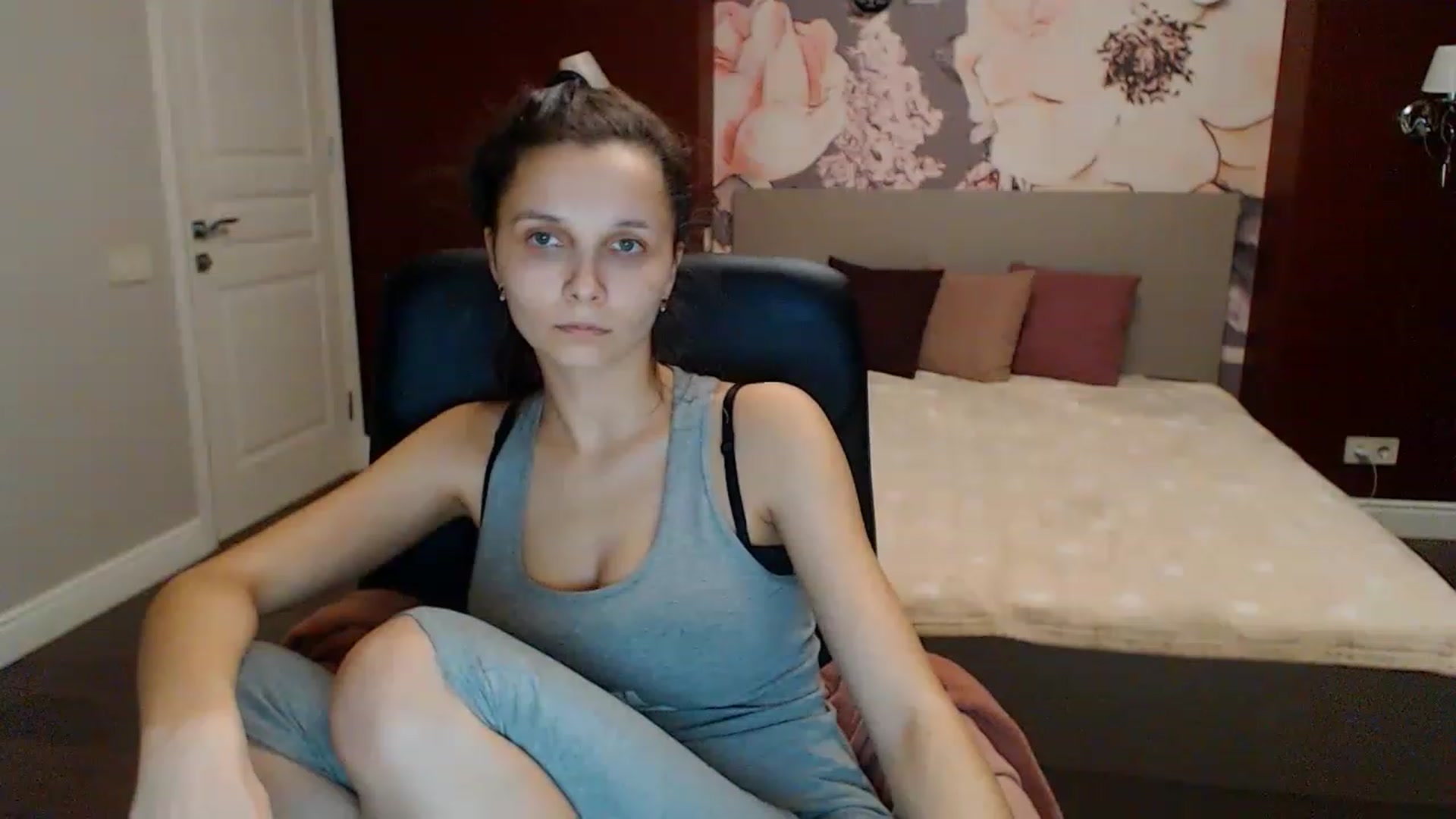 Gallery image thumbnail from Karina_Mils's myfreecams stream on, 01/28/2023, 17:47 image 8 of 20