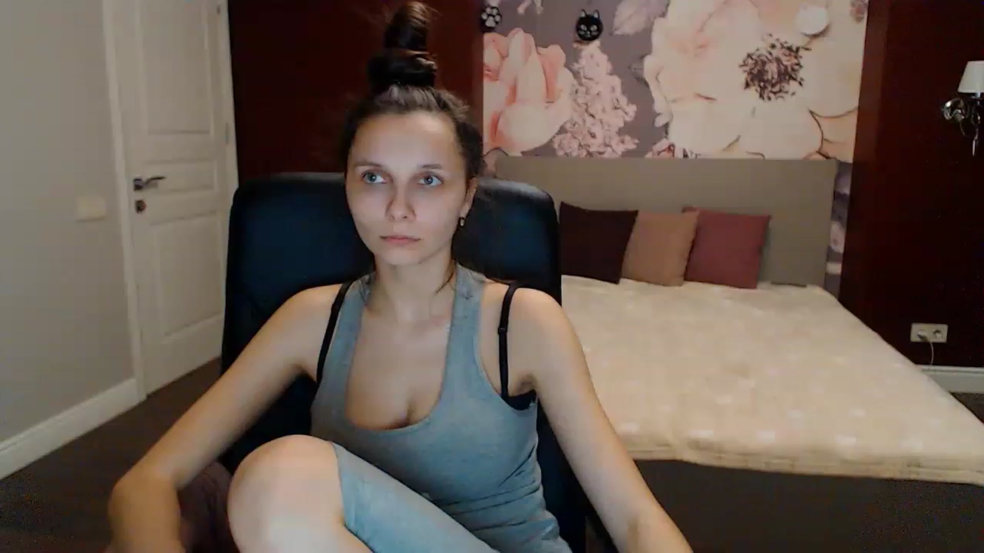 Gallery image thumbnail from Karina_Mils's myfreecams stream on, 01/28/2023, 17:47 image 17 of 20