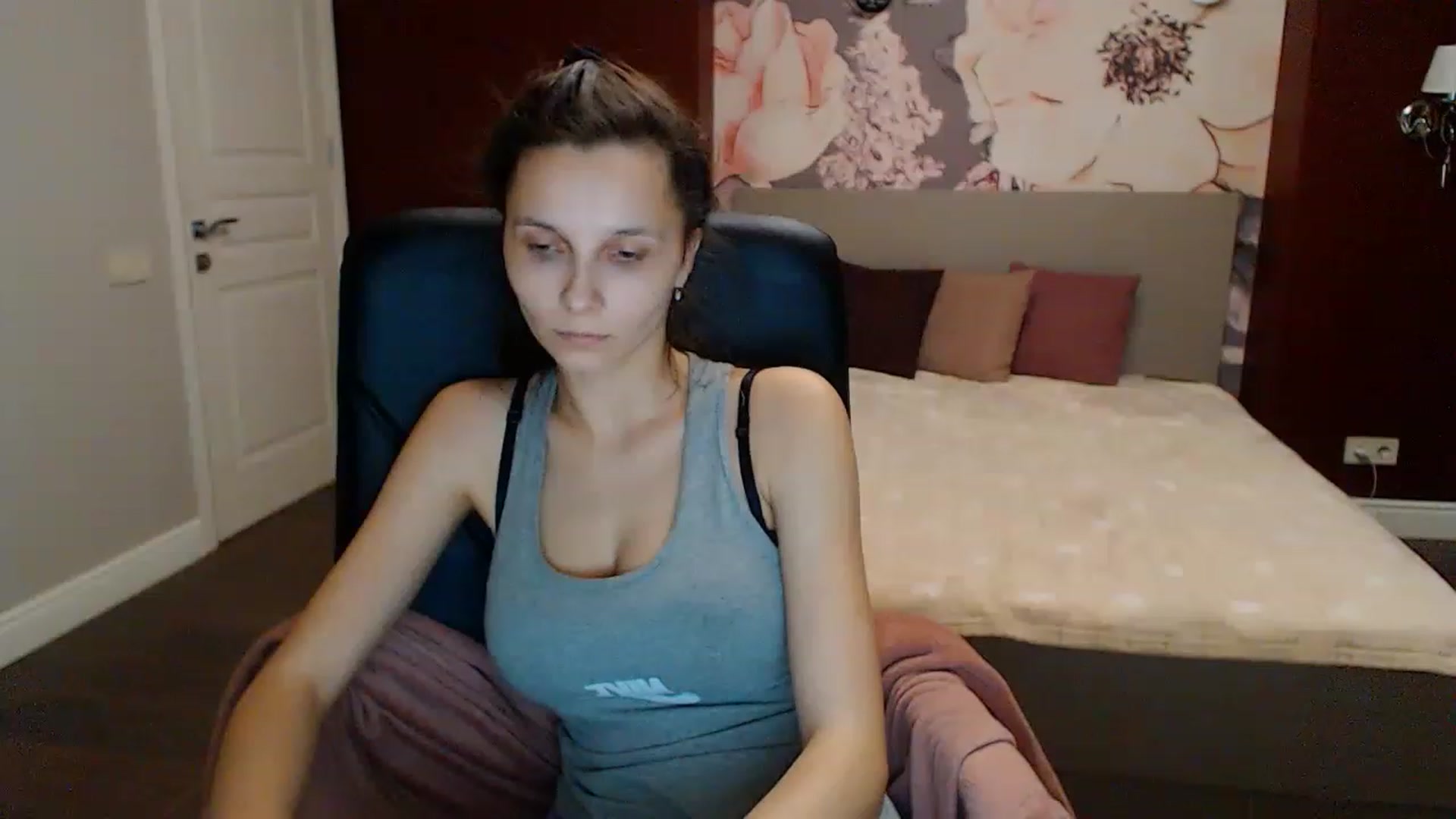 Gallery image thumbnail from Karina_Mils's myfreecams stream on, 01/28/2023, 17:47 image 9 of 20
