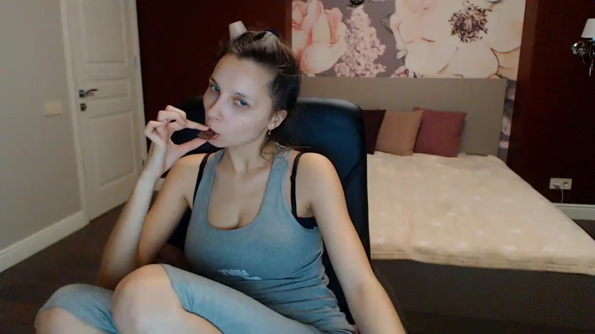 Gallery image thumbnail from Karina_Mils's myfreecams stream on, 01/28/2023, 17:47 image 11 of 20