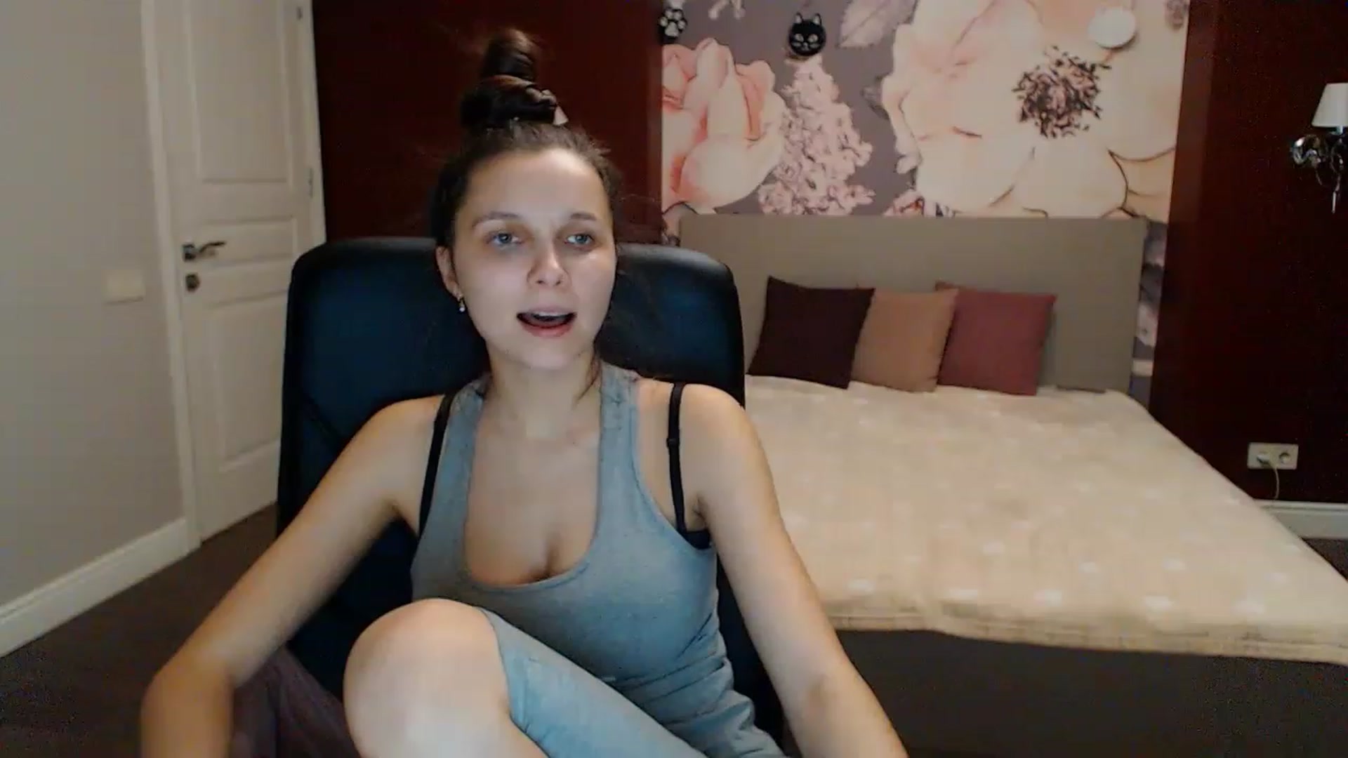 Gallery image thumbnail from Karina_Mils's myfreecams stream on, 01/28/2023, 17:47 image 19 of 20