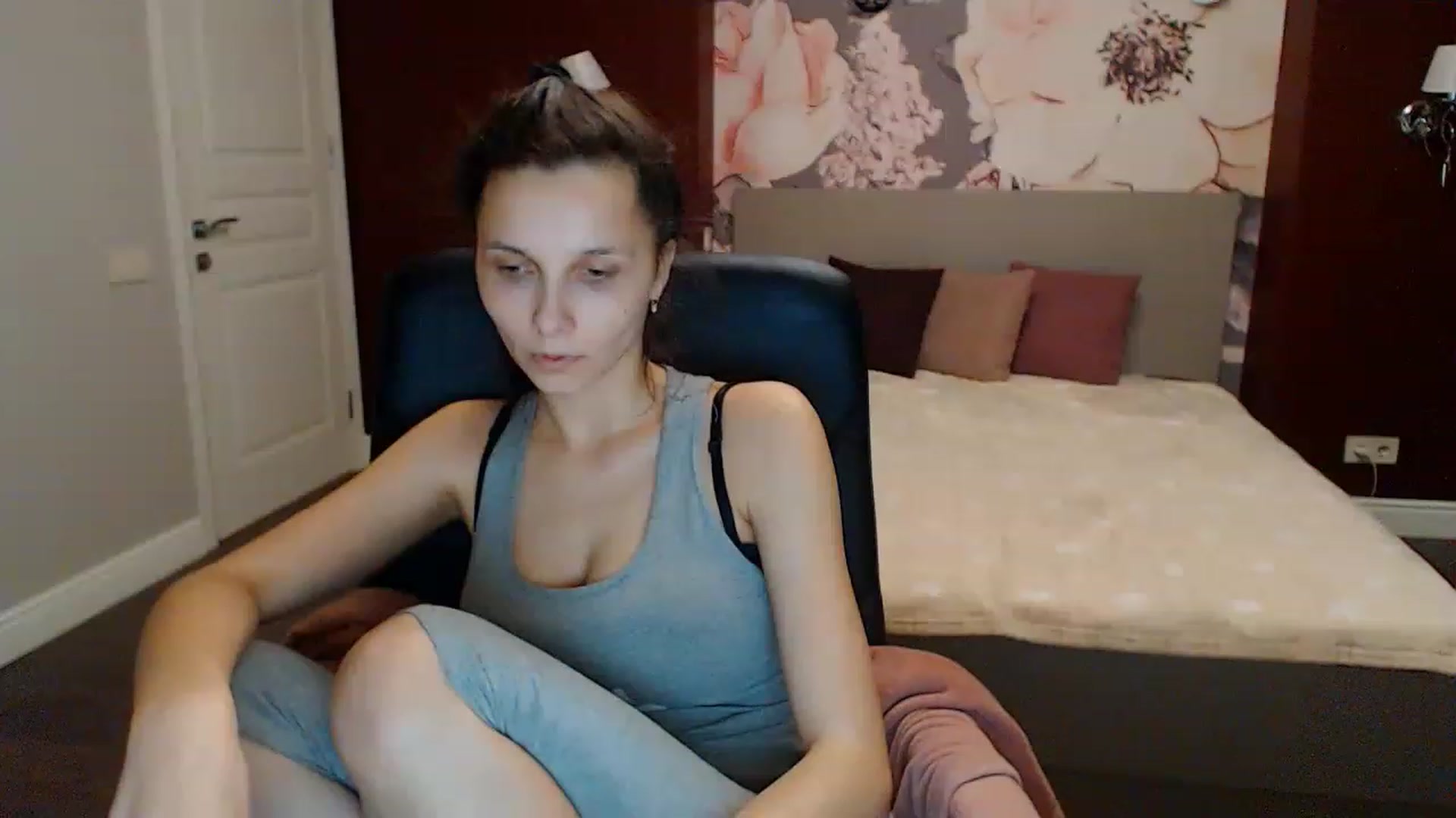 Gallery image thumbnail from Karina_Mils's myfreecams stream on, 01/28/2023, 17:47 image 6 of 20
