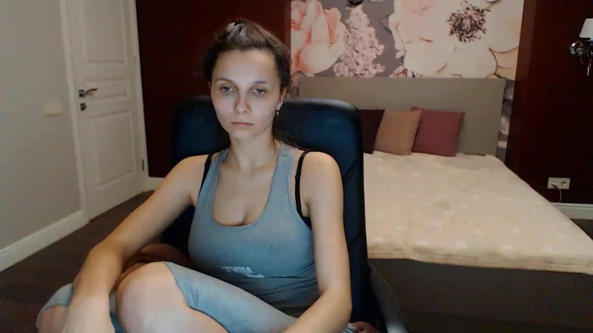 Gallery image thumbnail from Karina_Mils's myfreecams stream on, 01/28/2023, 17:47 image 10 of 20