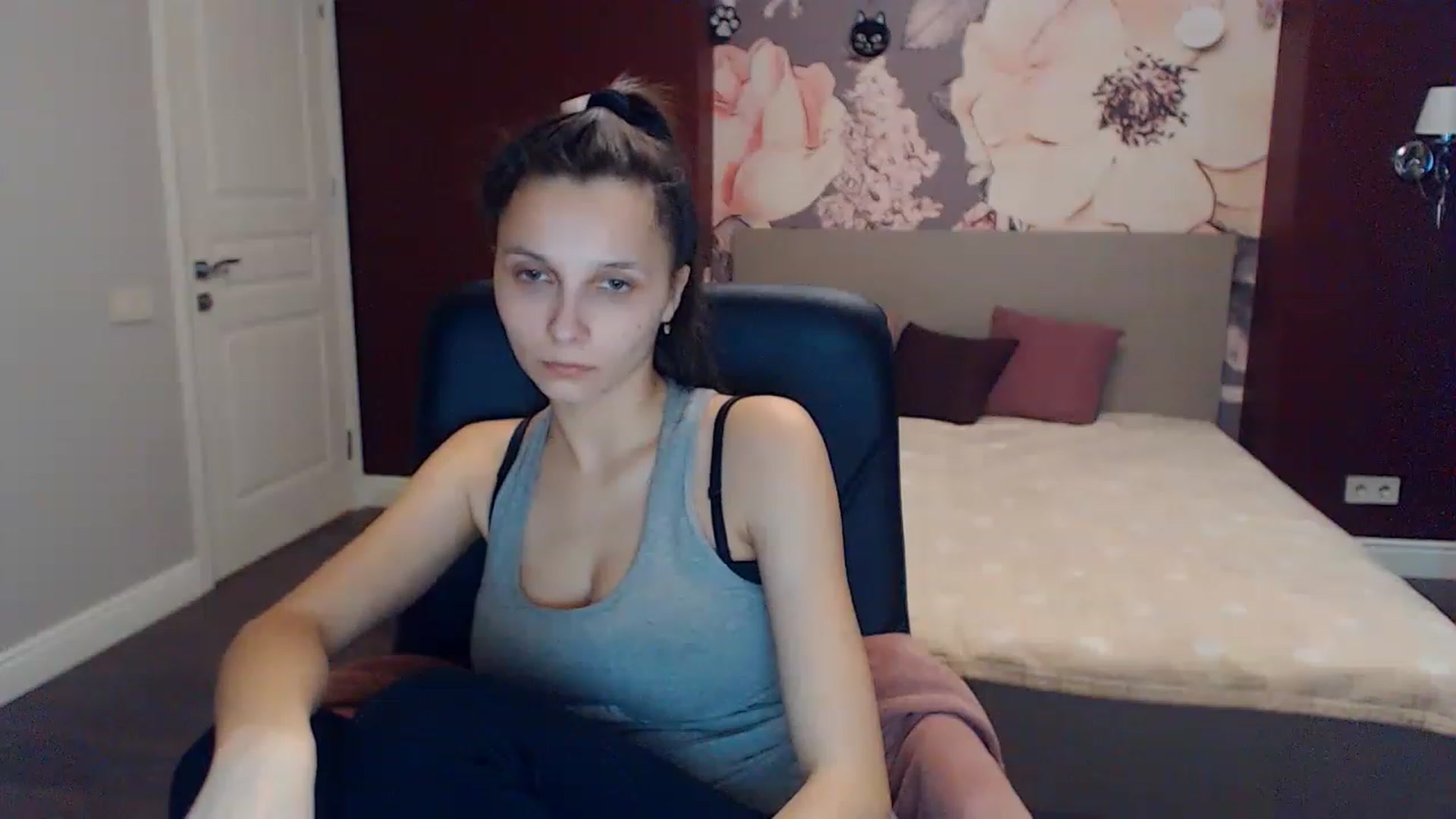 Gallery image thumbnail from Karina_Mils's myfreecams stream on, 01/29/2023, 13:05 image 14 of 20