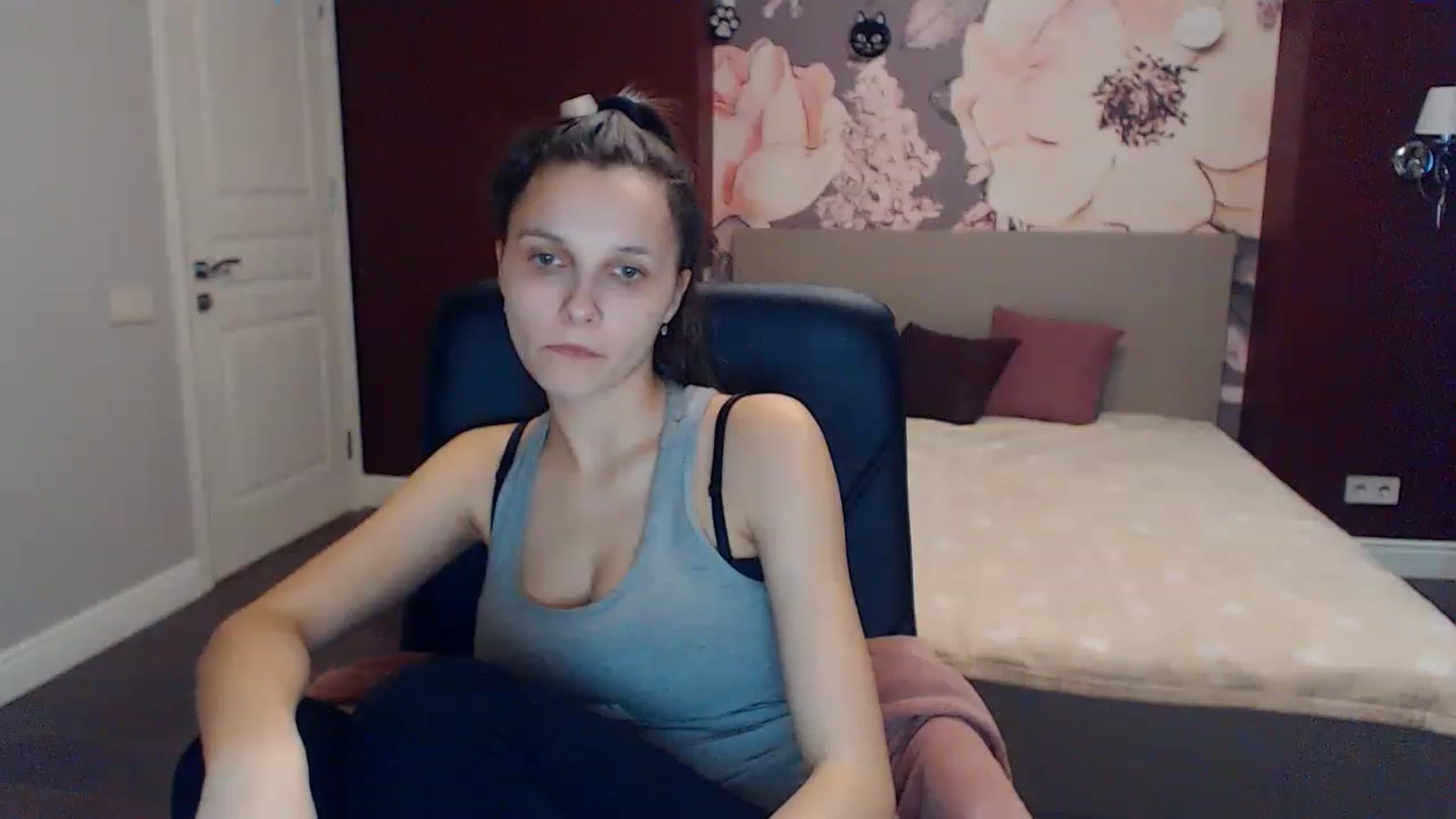 Gallery image thumbnail from Karina_Mils's myfreecams stream on, 01/29/2023, 13:05 image 9 of 20