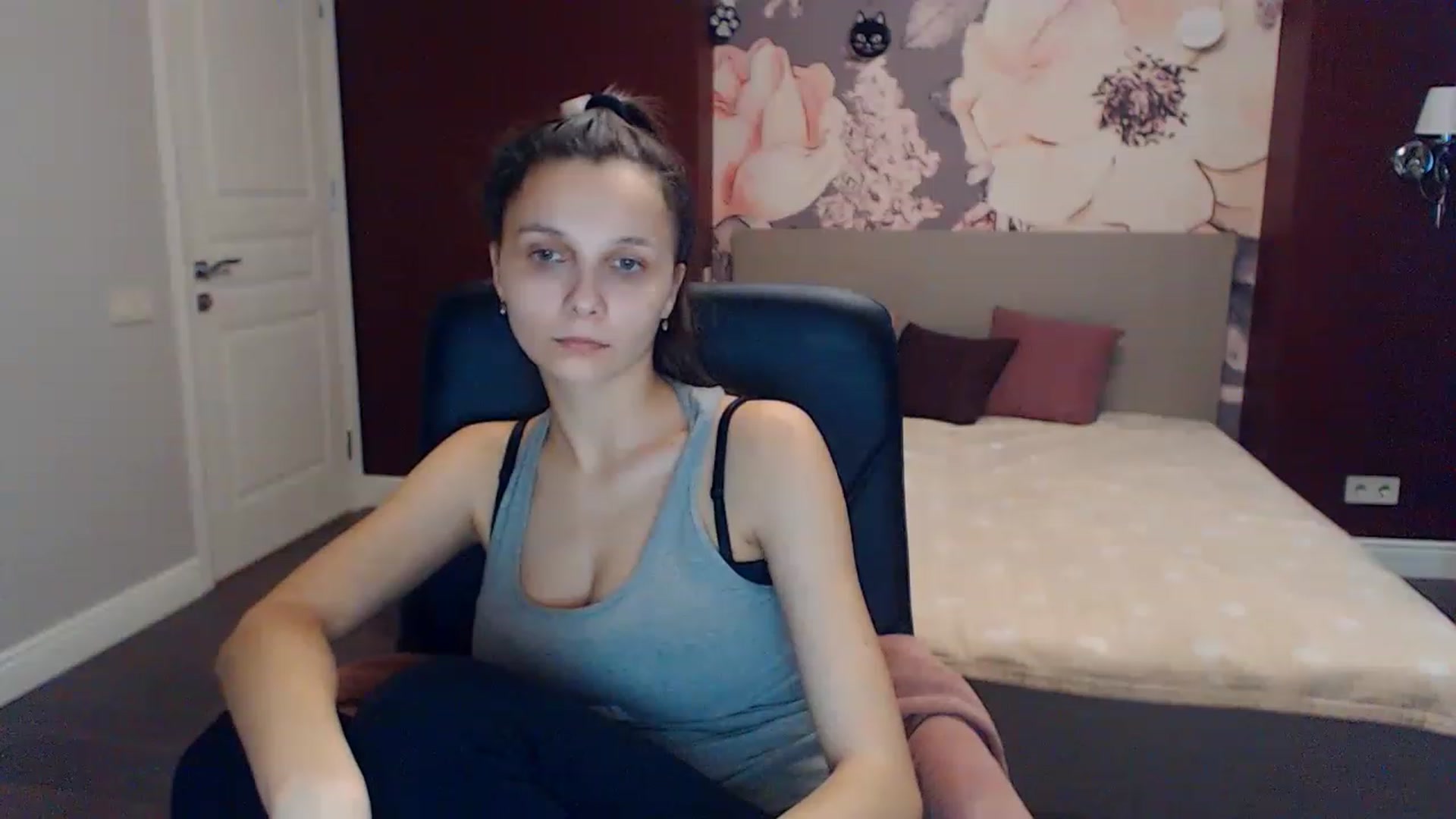 Gallery image thumbnail from Karina_Mils's myfreecams stream on, 01/29/2023, 13:05 image 8 of 20