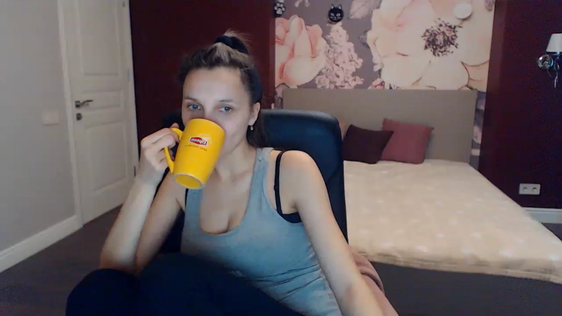Gallery image thumbnail from Karina_Mils's myfreecams stream on, 01/29/2023, 13:05 image 6 of 20